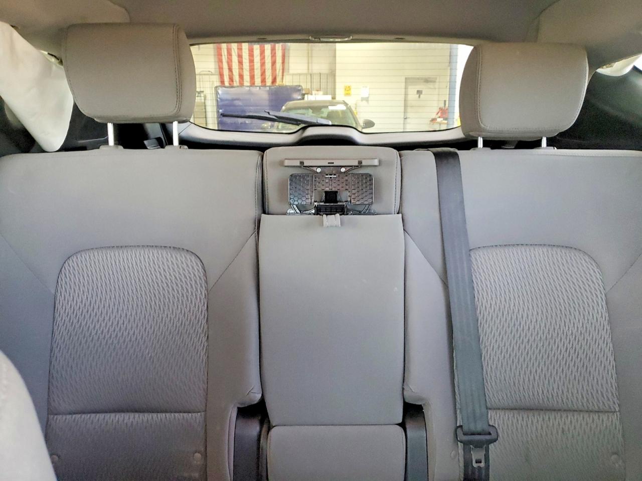 2014 Hyundai Santa Fe Sport 2.4l White vin: 5XYZT3LB1EG146048