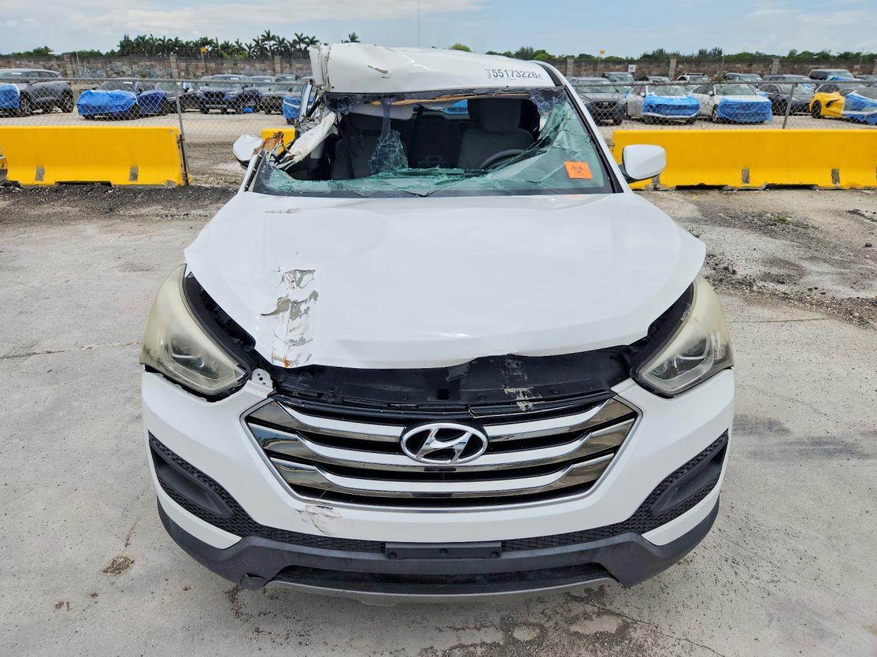 2016 Hyundai Santa Fe Sport 2.4l White vin: 5XYZT3LB1GG346219