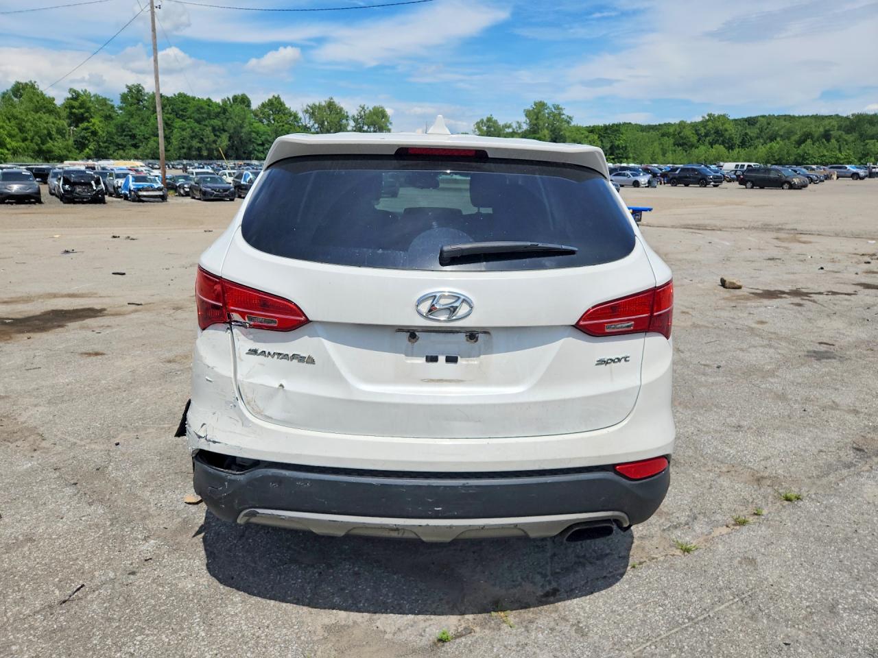 2013 Hyundai Santa Fe Sport 2.4l White vin: 5XYZT3LB2DG051397