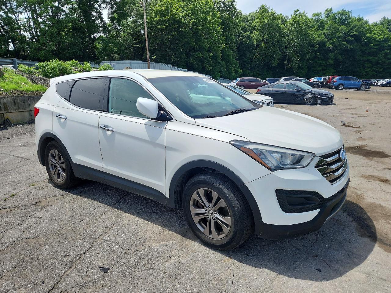 2013 Hyundai Santa Fe Sport 2.4l White vin: 5XYZT3LB2DG051397