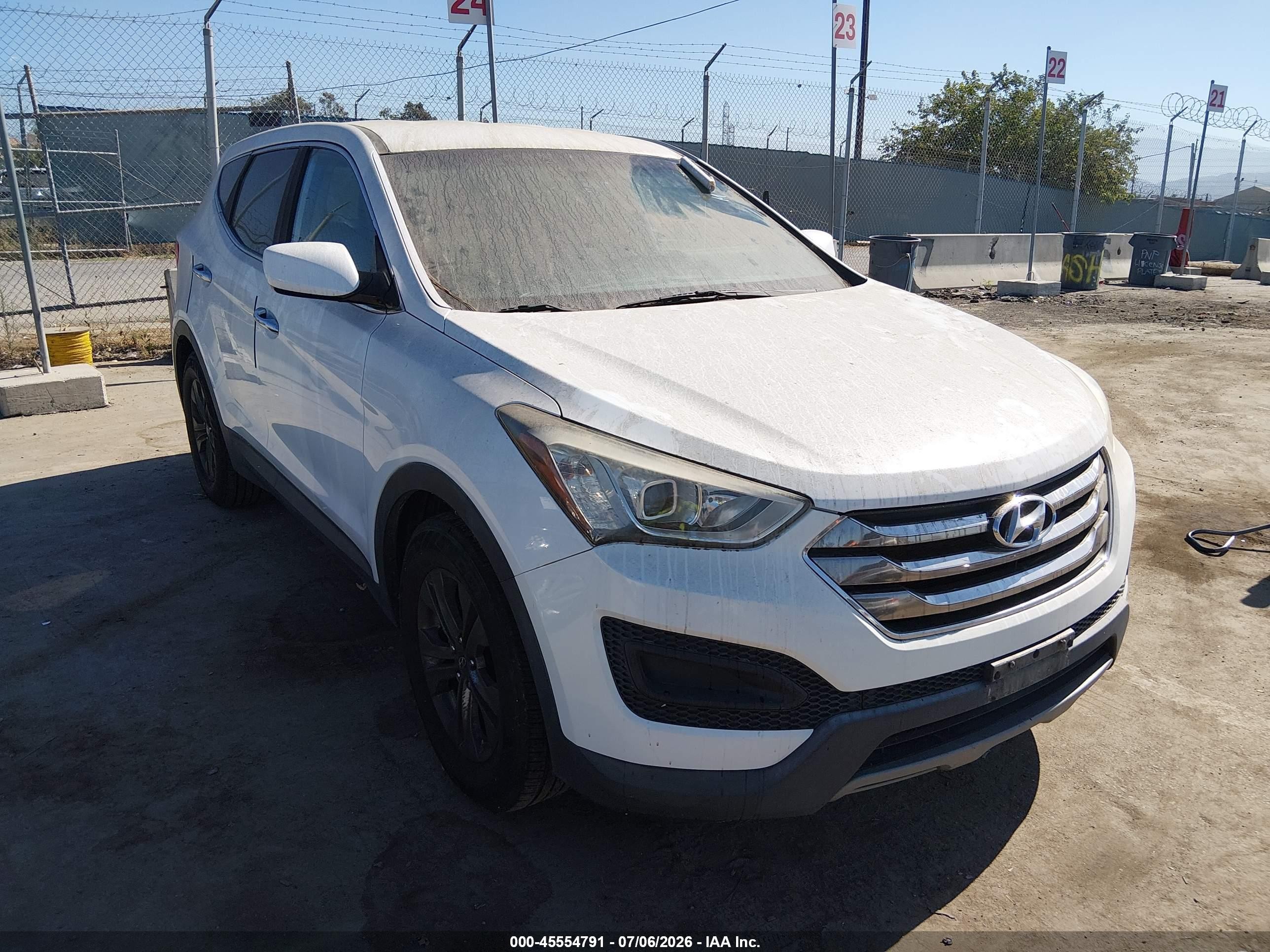 2014 Hyundai Santa Fe Sport 2.4l White vin: 5XYZT3LB2EG145667