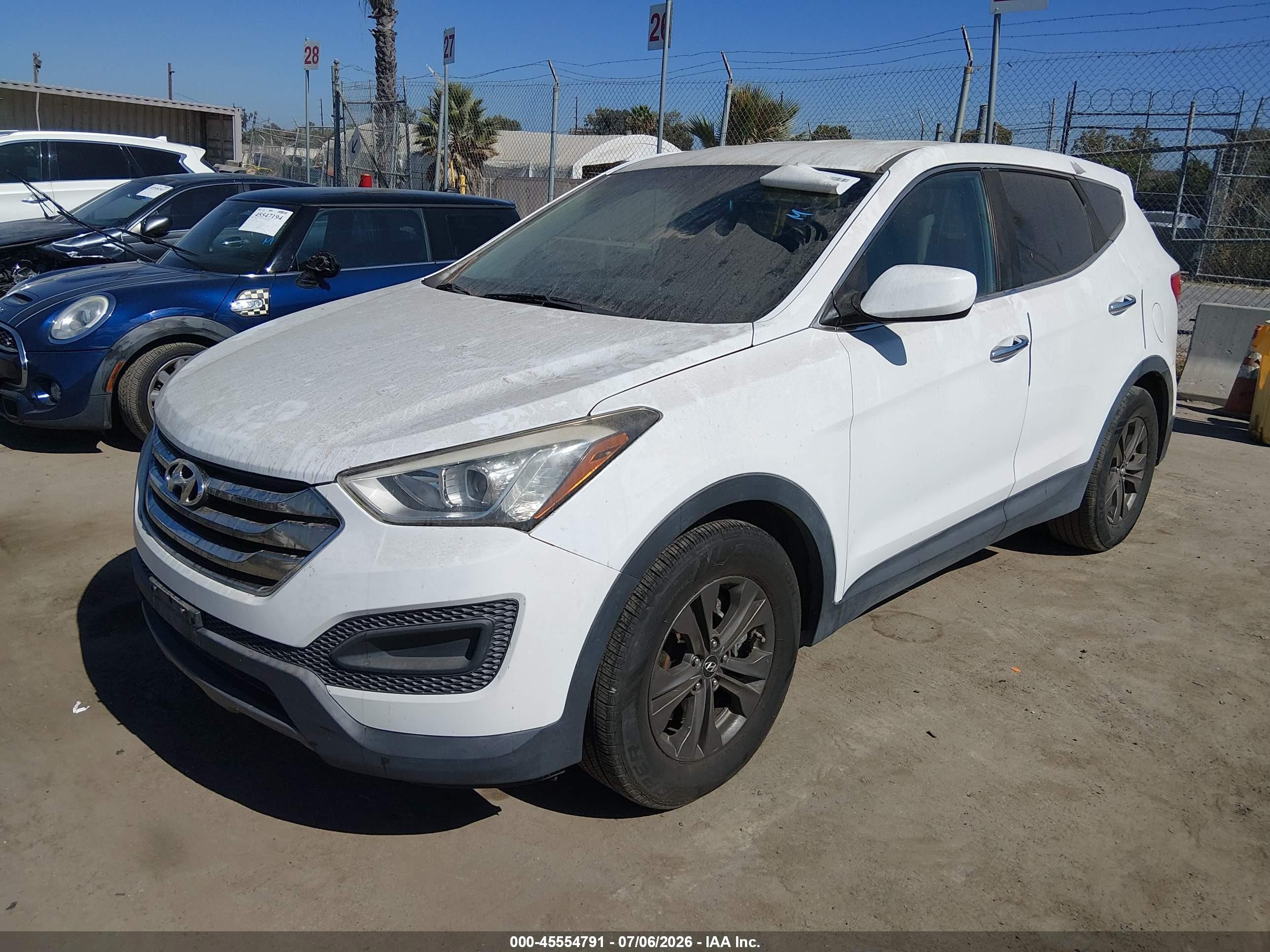 2014 Hyundai Santa Fe Sport 2.4l White vin: 5XYZT3LB2EG145667