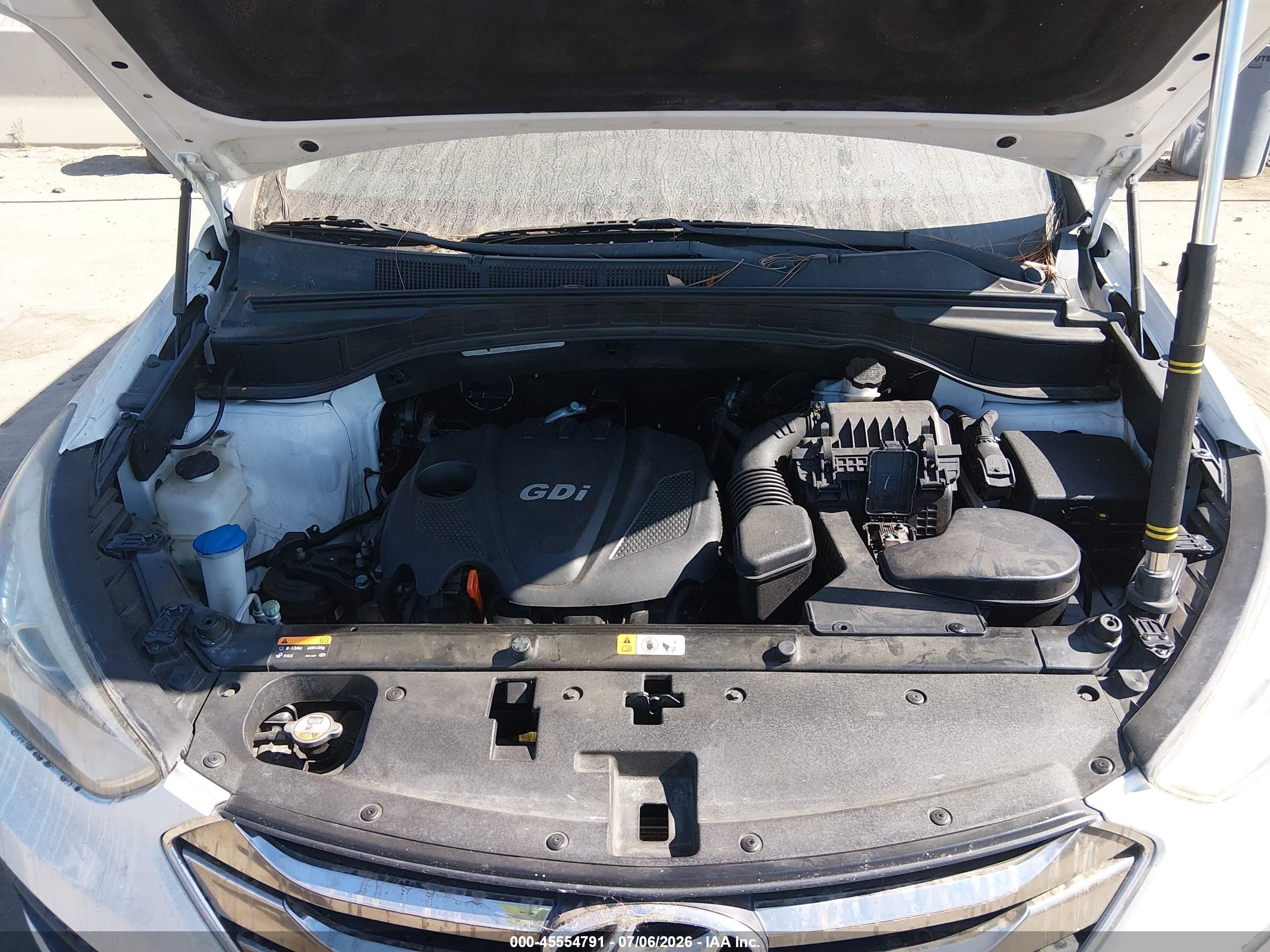 2014 Hyundai Santa Fe Sport 2.4l White vin: 5XYZT3LB2EG145667