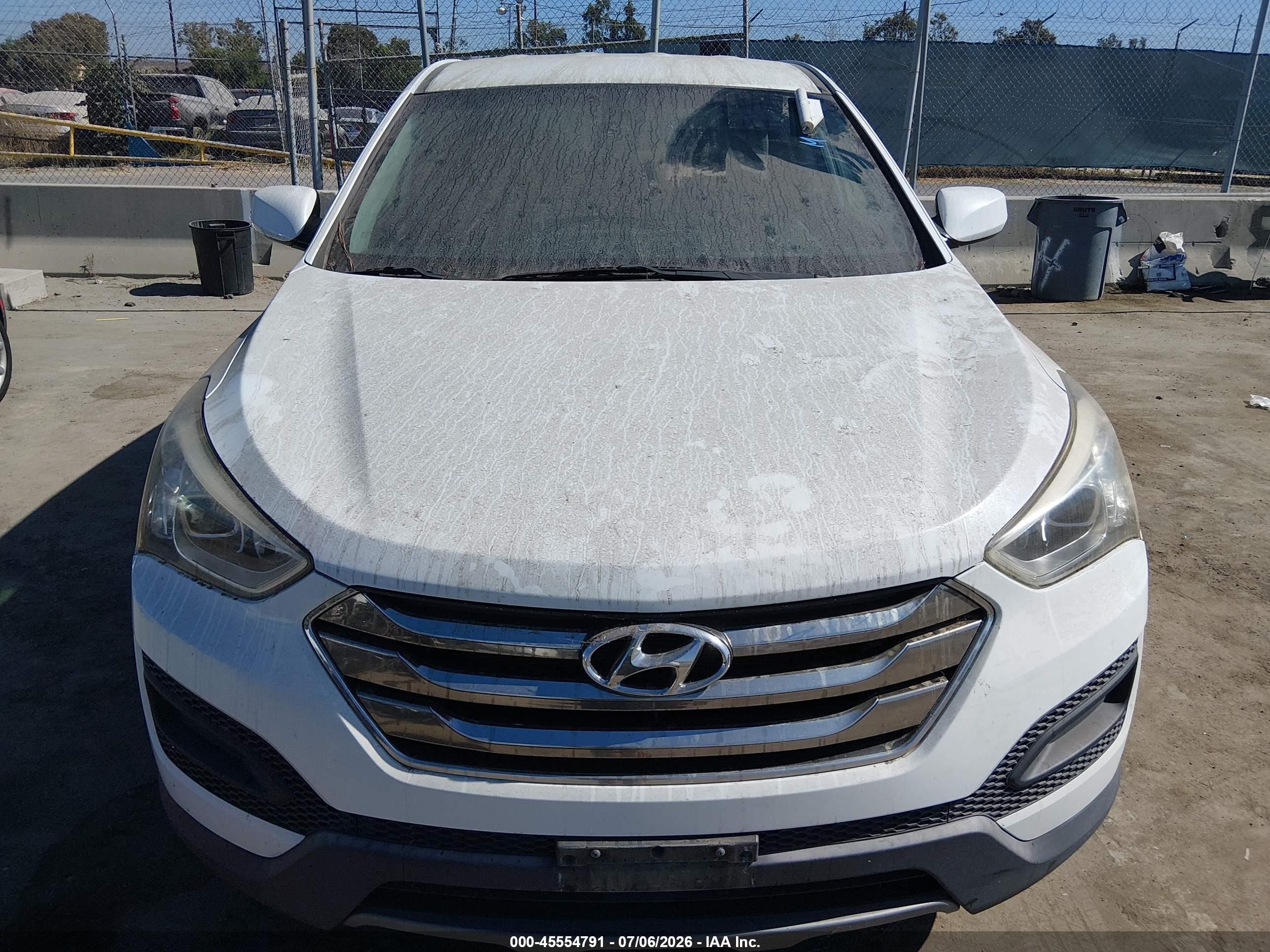 2014 Hyundai Santa Fe Sport 2.4l White vin: 5XYZT3LB2EG145667