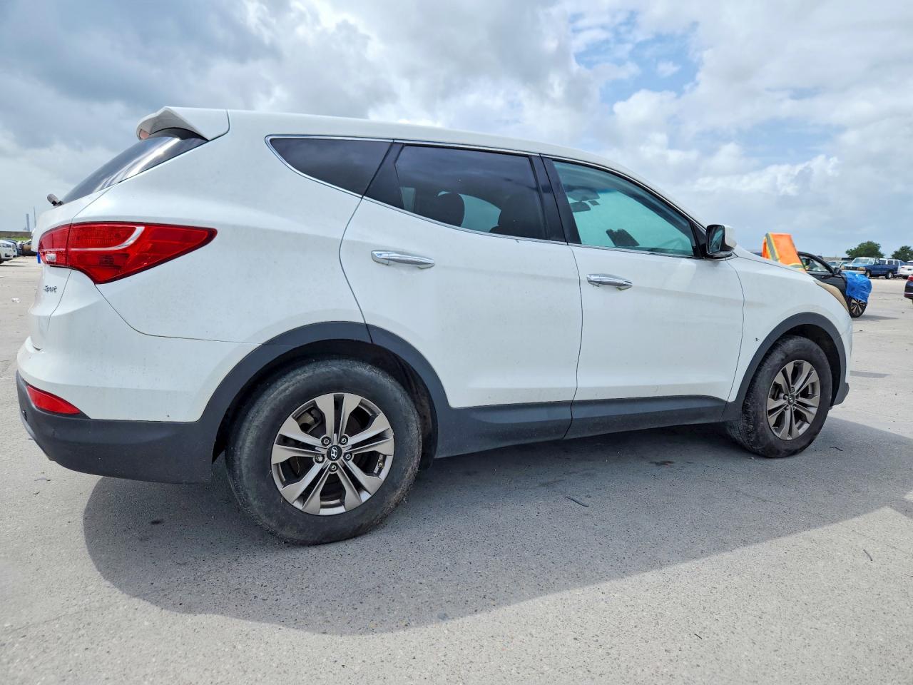 2015 Hyundai Santa Fe Sport 2.4l White vin: 5XYZT3LB2FG279645