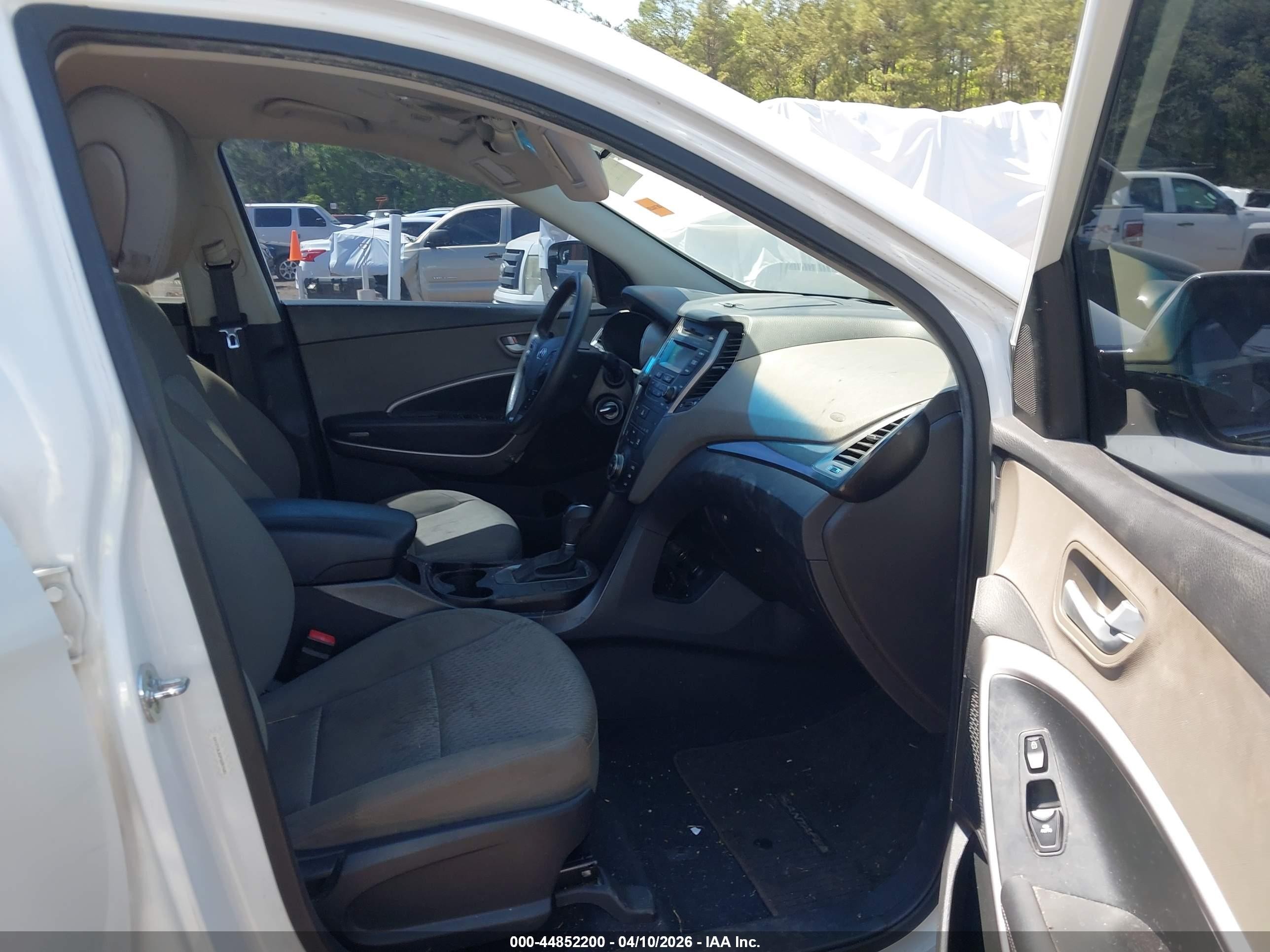 2015 Hyundai Santa Fe Sport 2.4l White vin: 5XYZT3LB2FG287681
