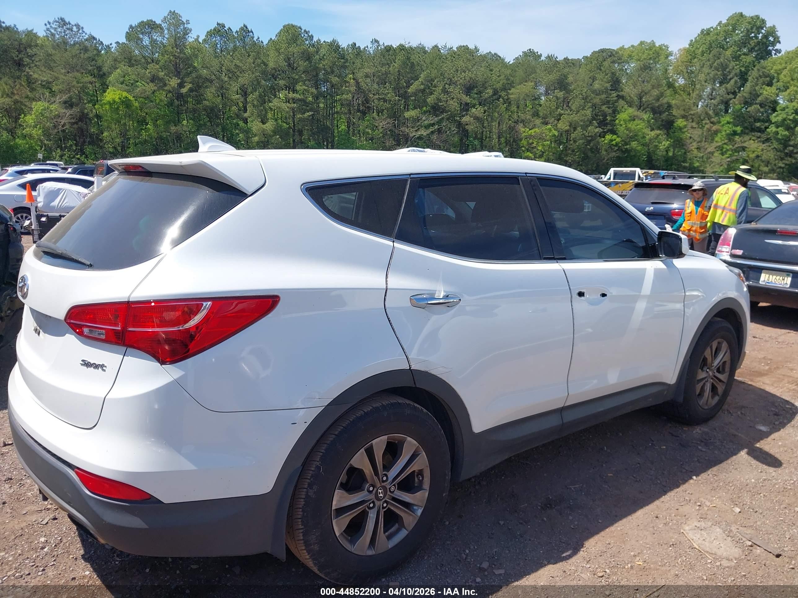 2015 Hyundai Santa Fe Sport 2.4l White vin: 5XYZT3LB2FG287681