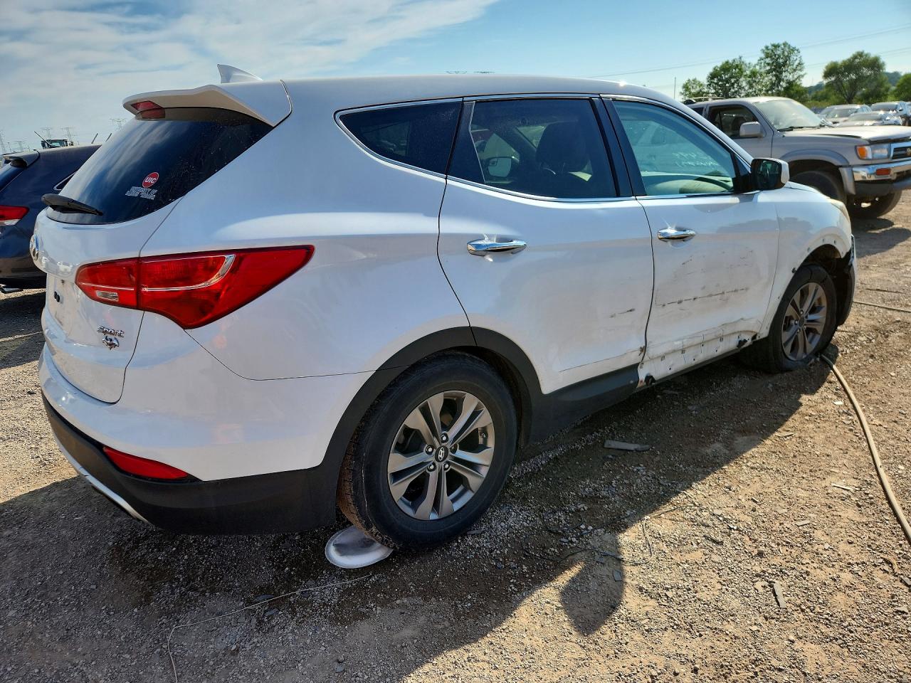 2016 Hyundai Santa Fe Sport 2.4l White vin: 5XYZT3LB2GG359318