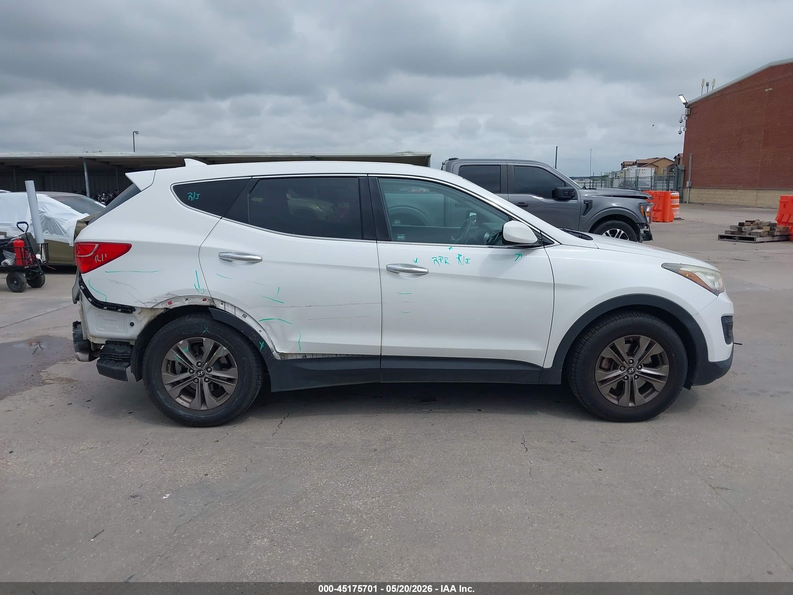 2014 Hyundai Santa Fe Sport 2.4l Белый vin: 5XYZT3LB3EG177141