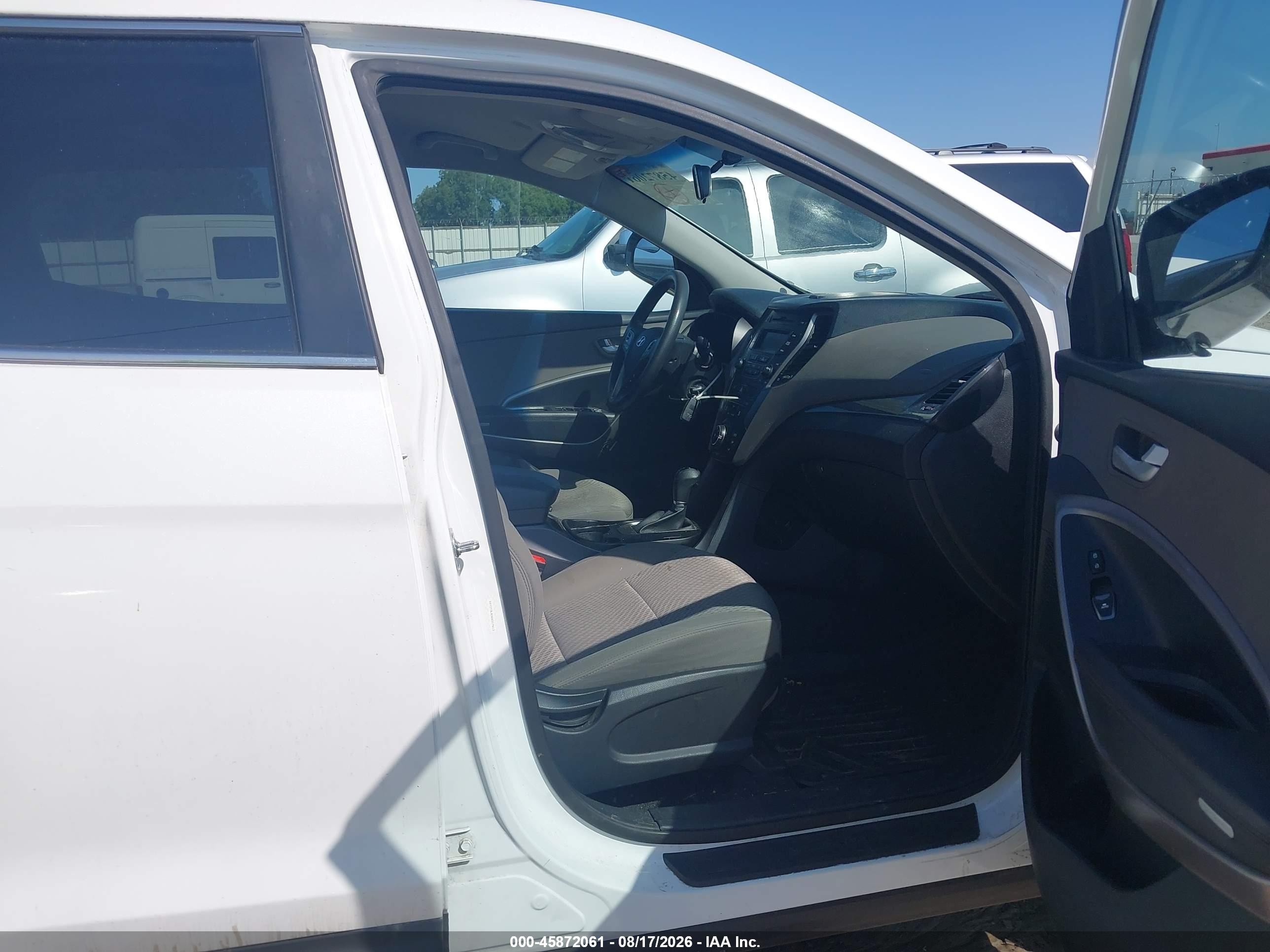 2016 Hyundai Santa Fe Sport 2.4l White vin: 5XYZT3LB3GG317613
