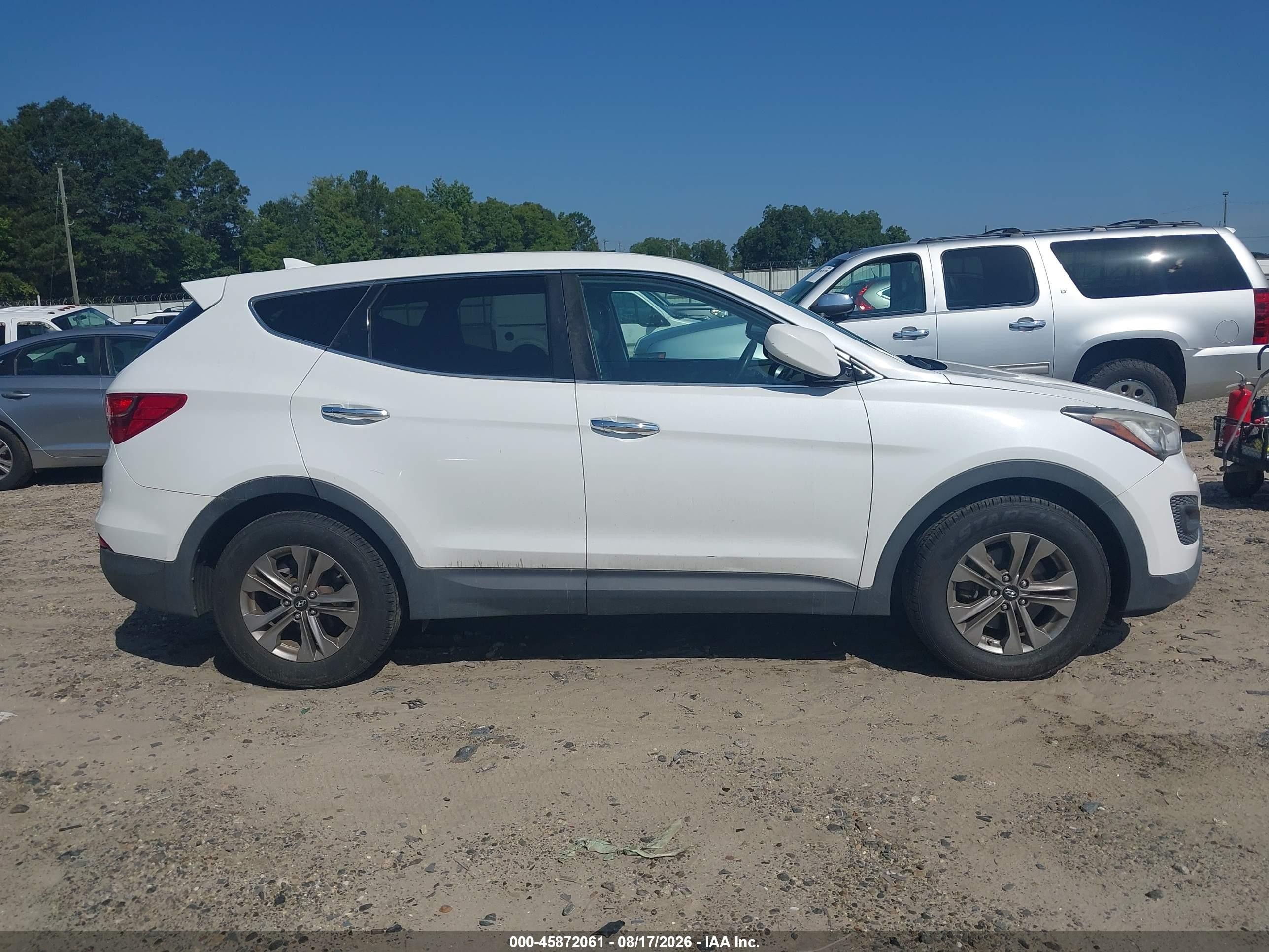 2016 Hyundai Santa Fe Sport 2.4l White vin: 5XYZT3LB3GG317613