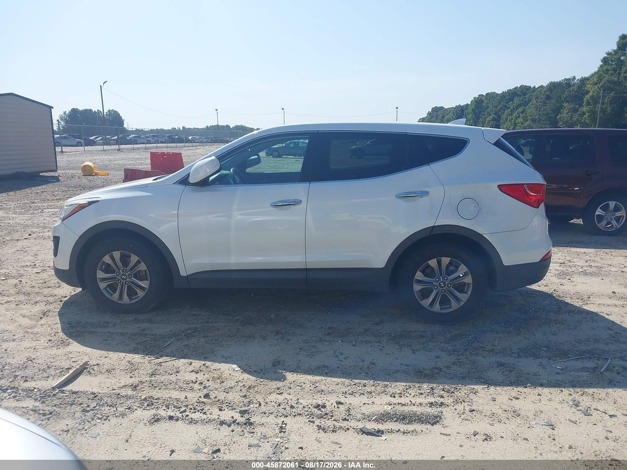 2016 Hyundai Santa Fe Sport 2.4l White vin: 5XYZT3LB3GG317613
