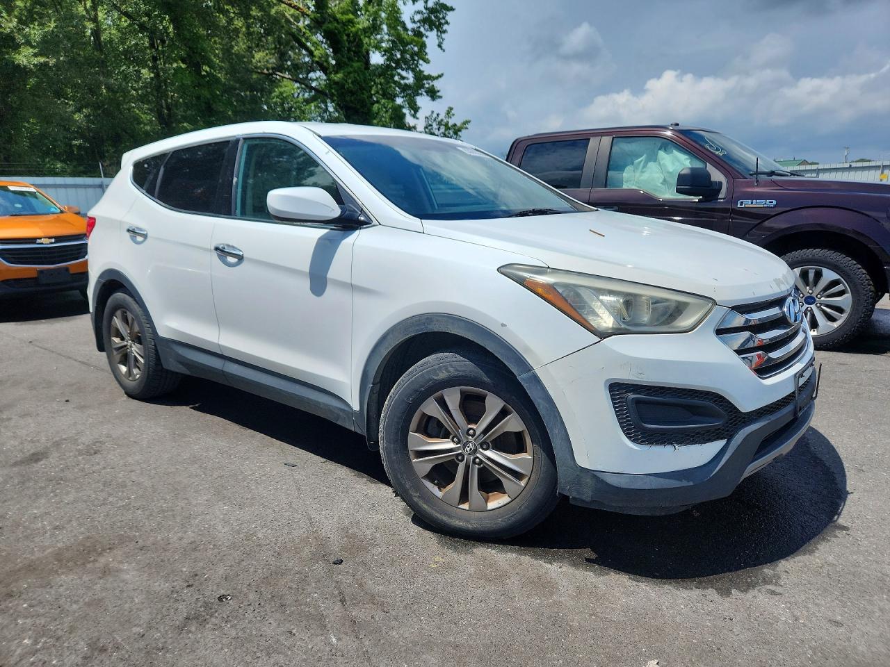 2013 Hyundai Santa Fe Sport 2.4l White vin: 5XYZT3LB4DG046881