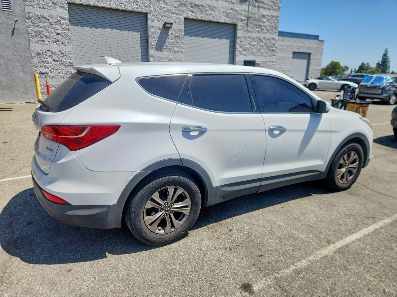 2015 Hyundai Santa Fe Sport 2.4l White vin: 5XYZT3LB4FG269182