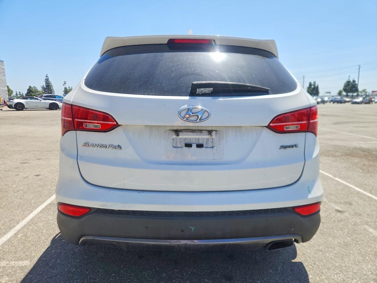 2015 Hyundai Santa Fe Sport 2.4l White vin: 5XYZT3LB4FG269182