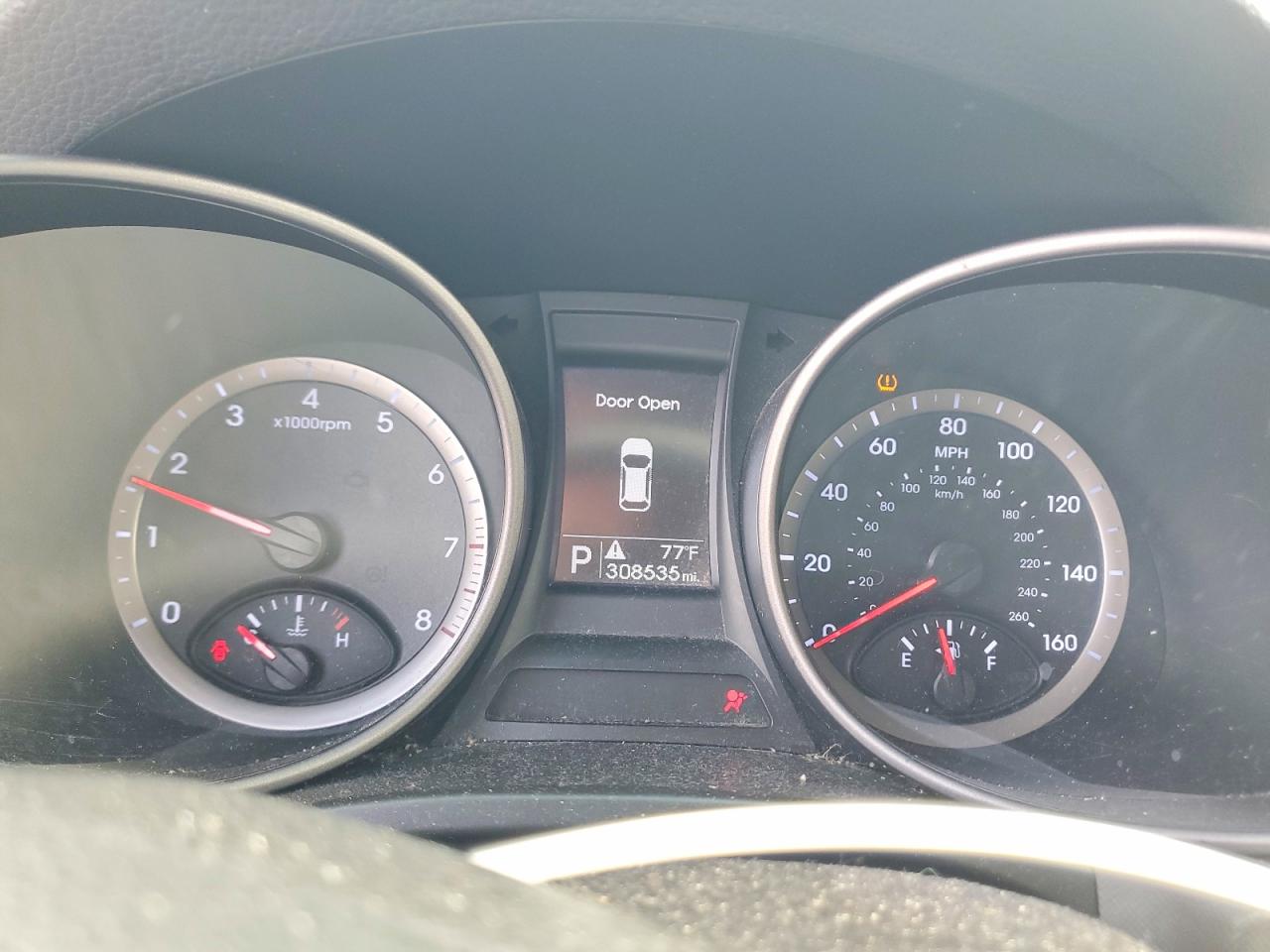 2014 Hyundai Santa Fe Sport 2.4l Silver vin: 5XYZT3LB5EG134341