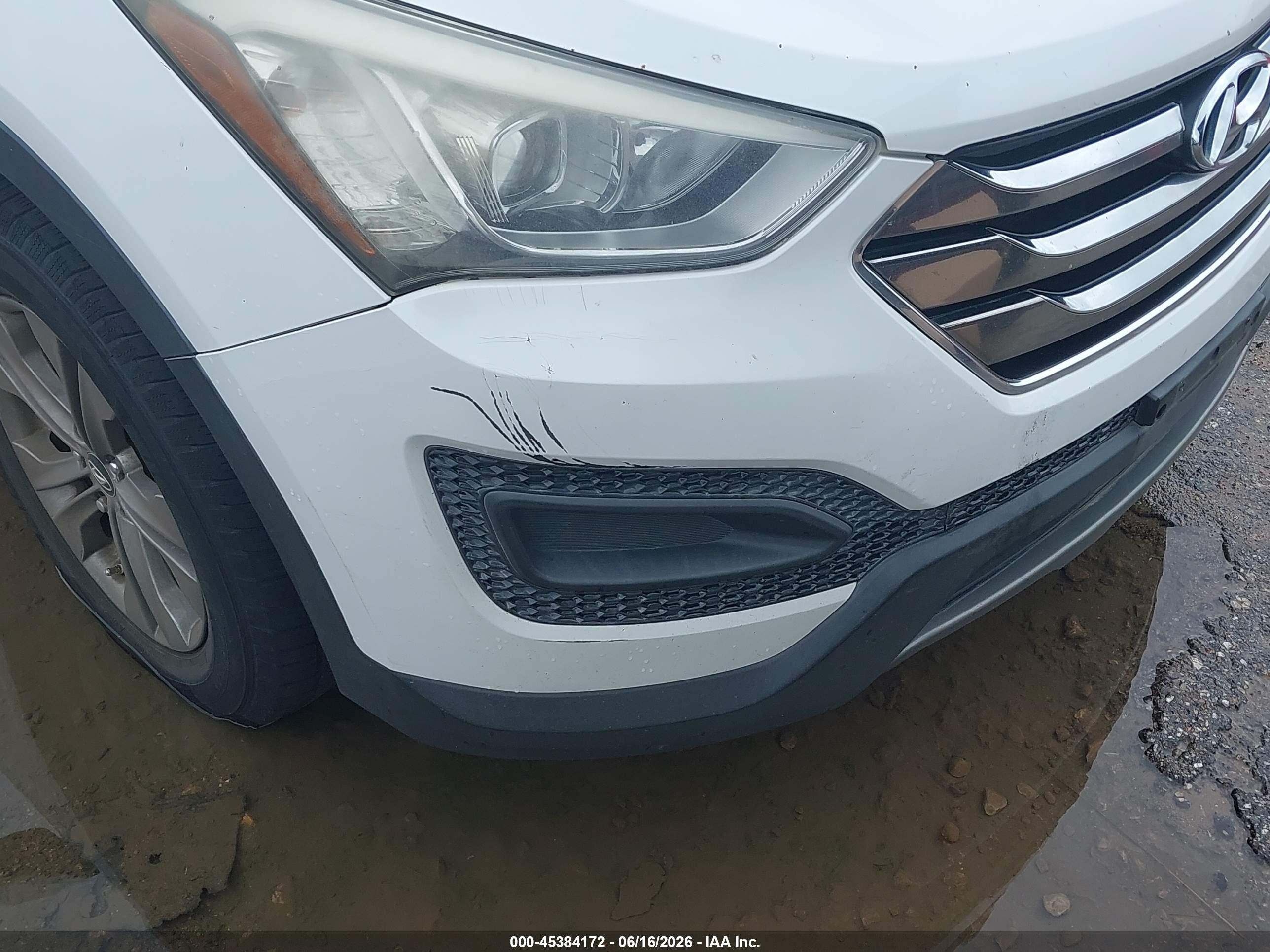 2014 Hyundai Santa Fe Sport 2.4l White vin: 5XYZT3LB5EG158784