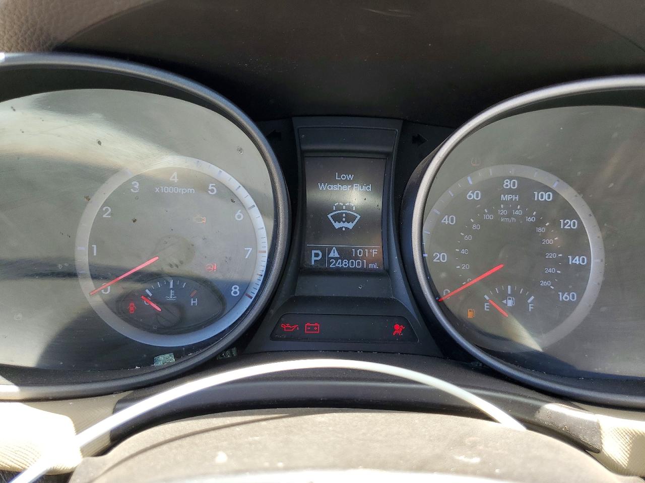 2014 Hyundai Santa Fe Sport 2.4l Red vin: 5XYZT3LB5EG199853