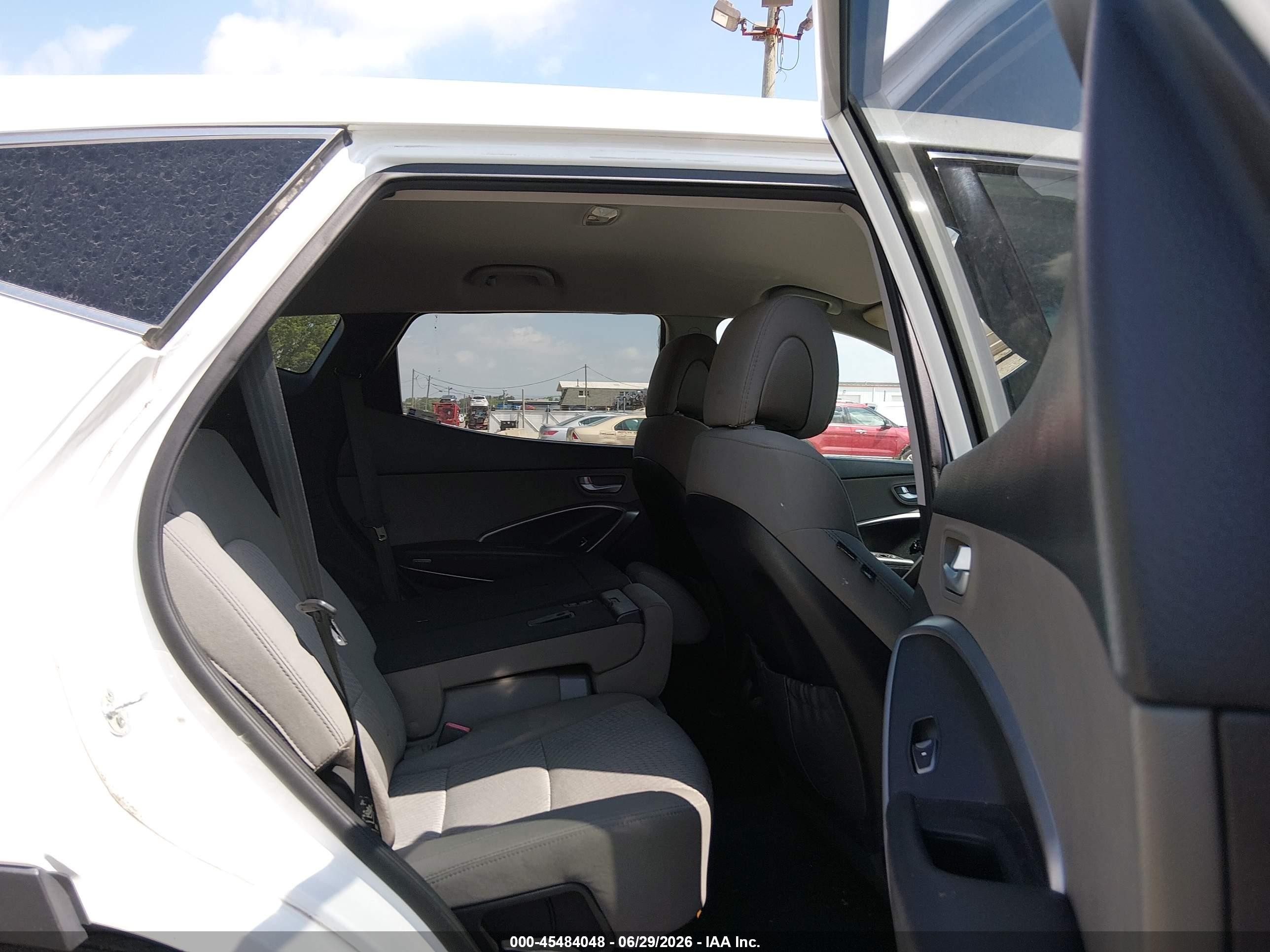 2015 Hyundai Santa Fe Sport 2.4l White vin: 5XYZT3LB5FG258286