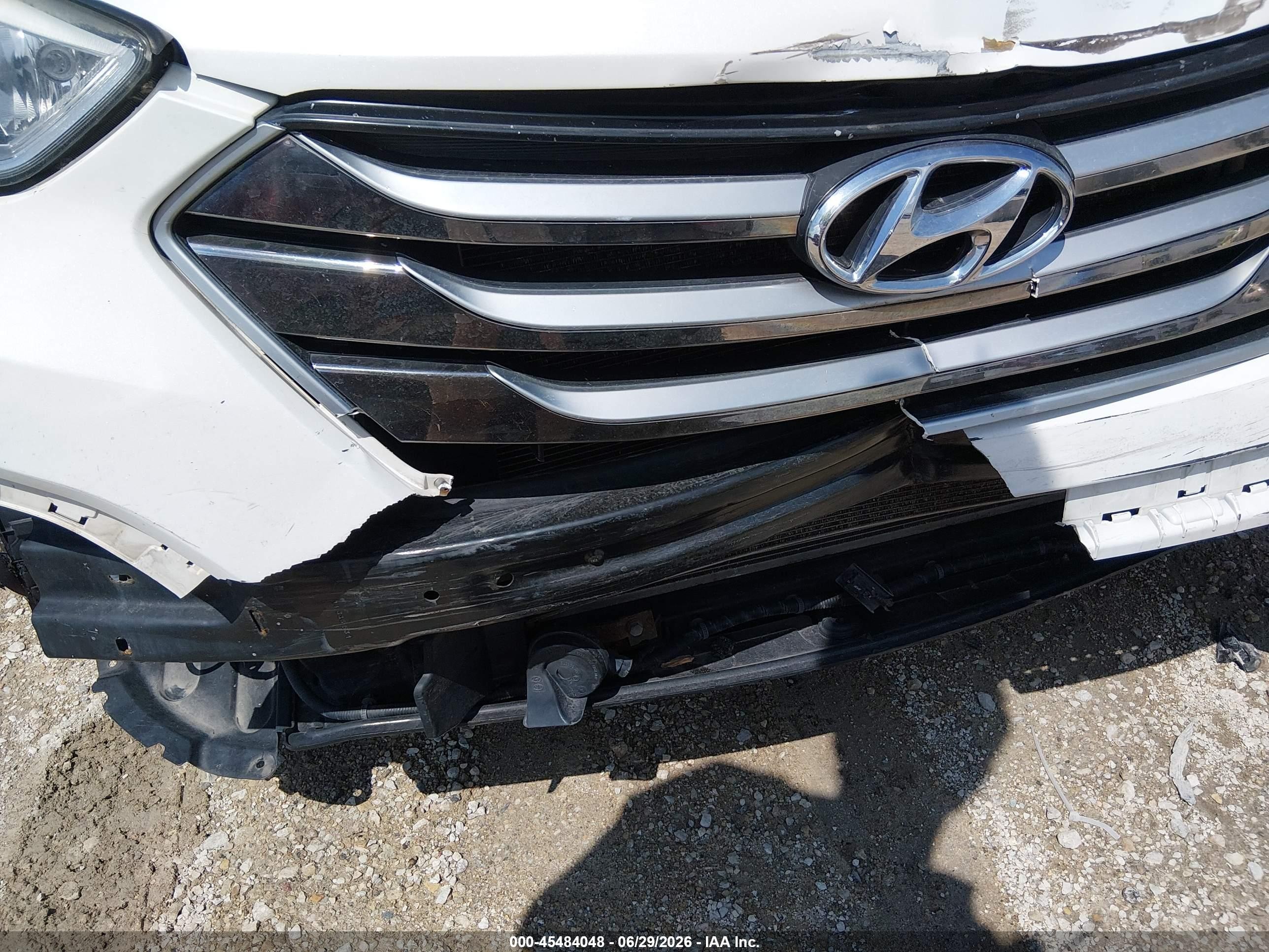 2015 Hyundai Santa Fe Sport 2.4l White vin: 5XYZT3LB5FG258286