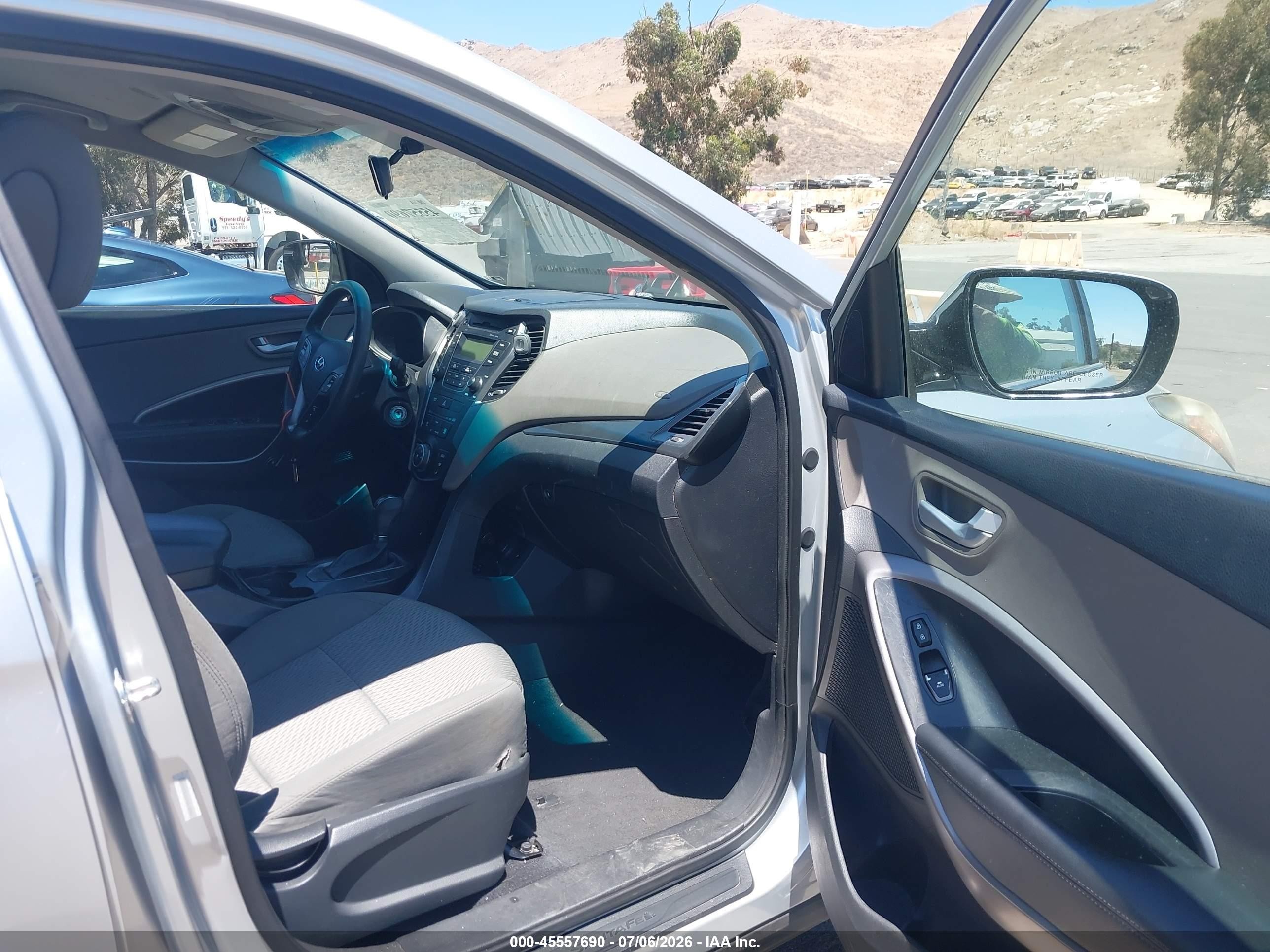 2015 Hyundai Santa Fe Sport 2.4l Silver vin: 5XYZT3LB5FG272902