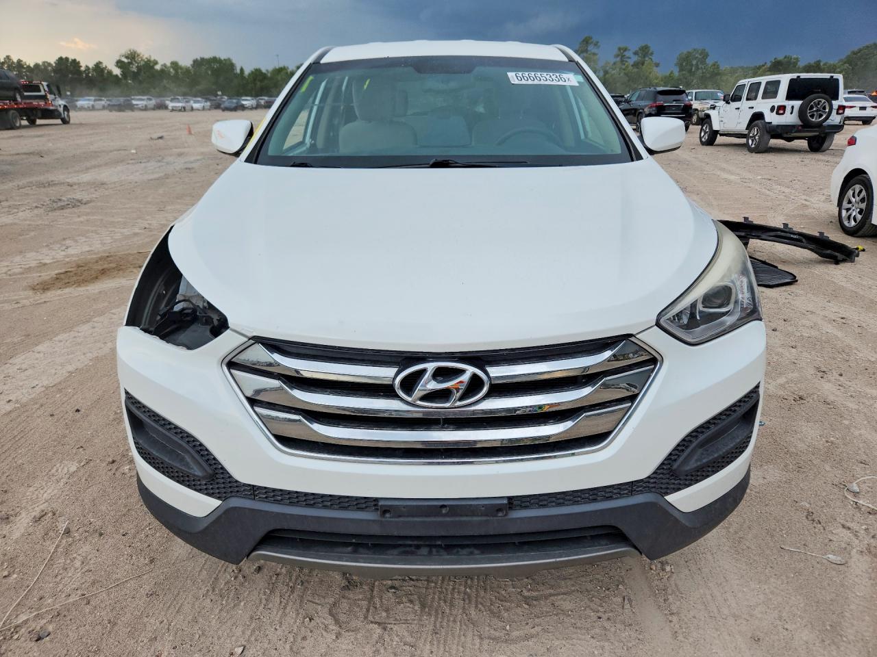 2014 Hyundai Santa Fe Sport 2.4l White vin: 5XYZT3LB6EG197707