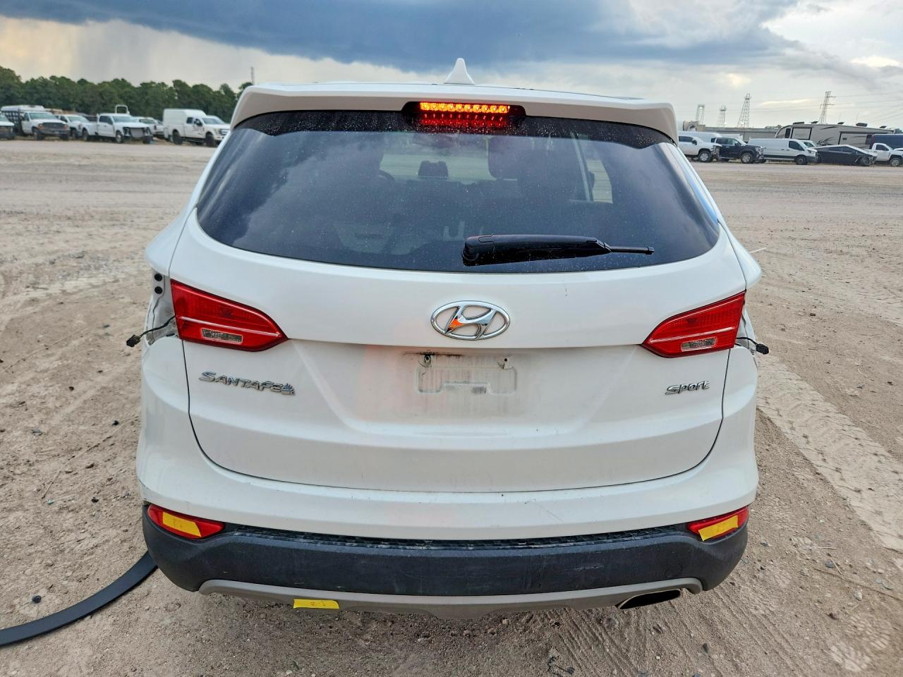 2014 Hyundai Santa Fe Sport 2.4l White vin: 5XYZT3LB6EG197707