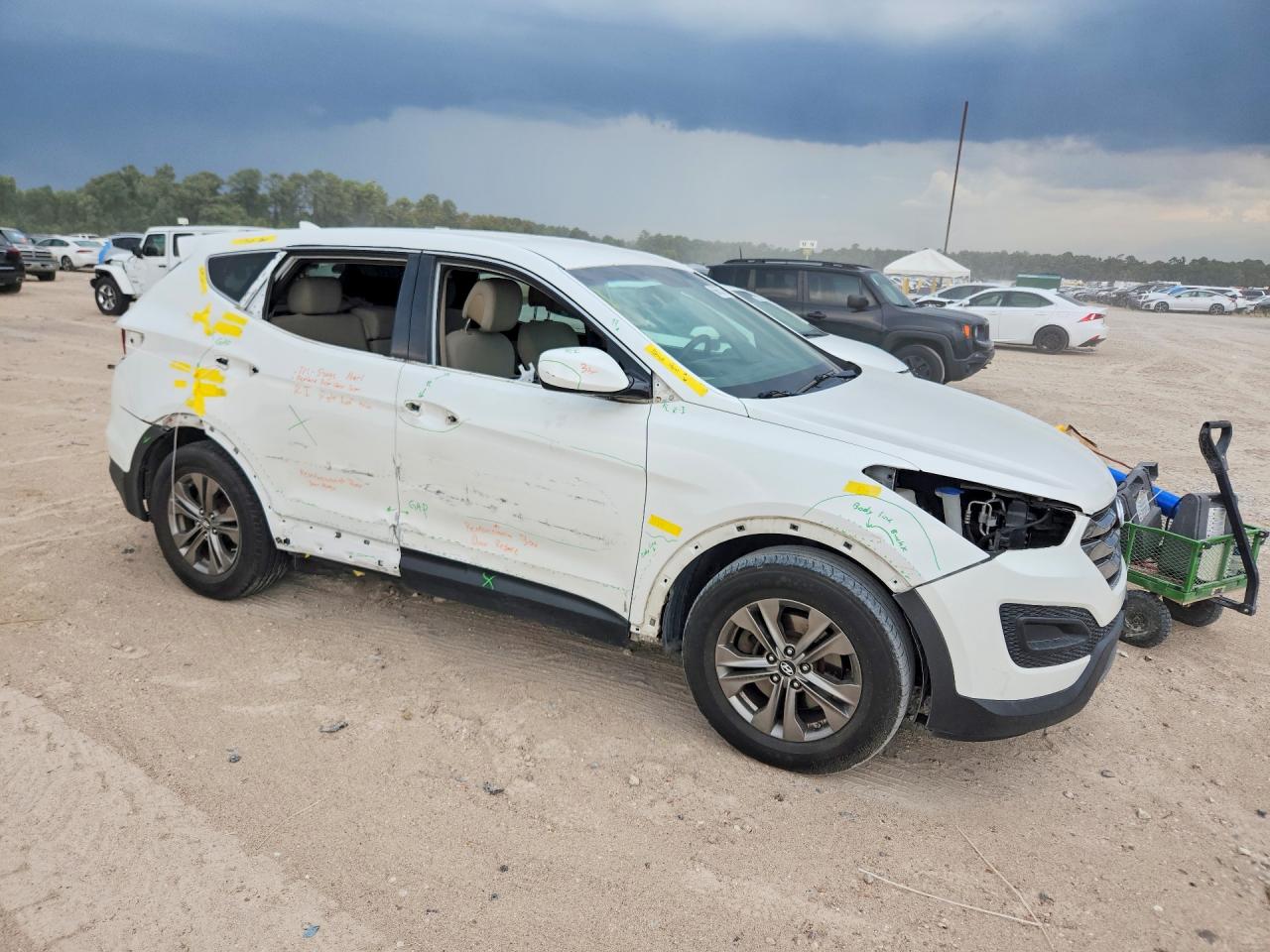 2014 Hyundai Santa Fe Sport 2.4l White vin: 5XYZT3LB6EG197707