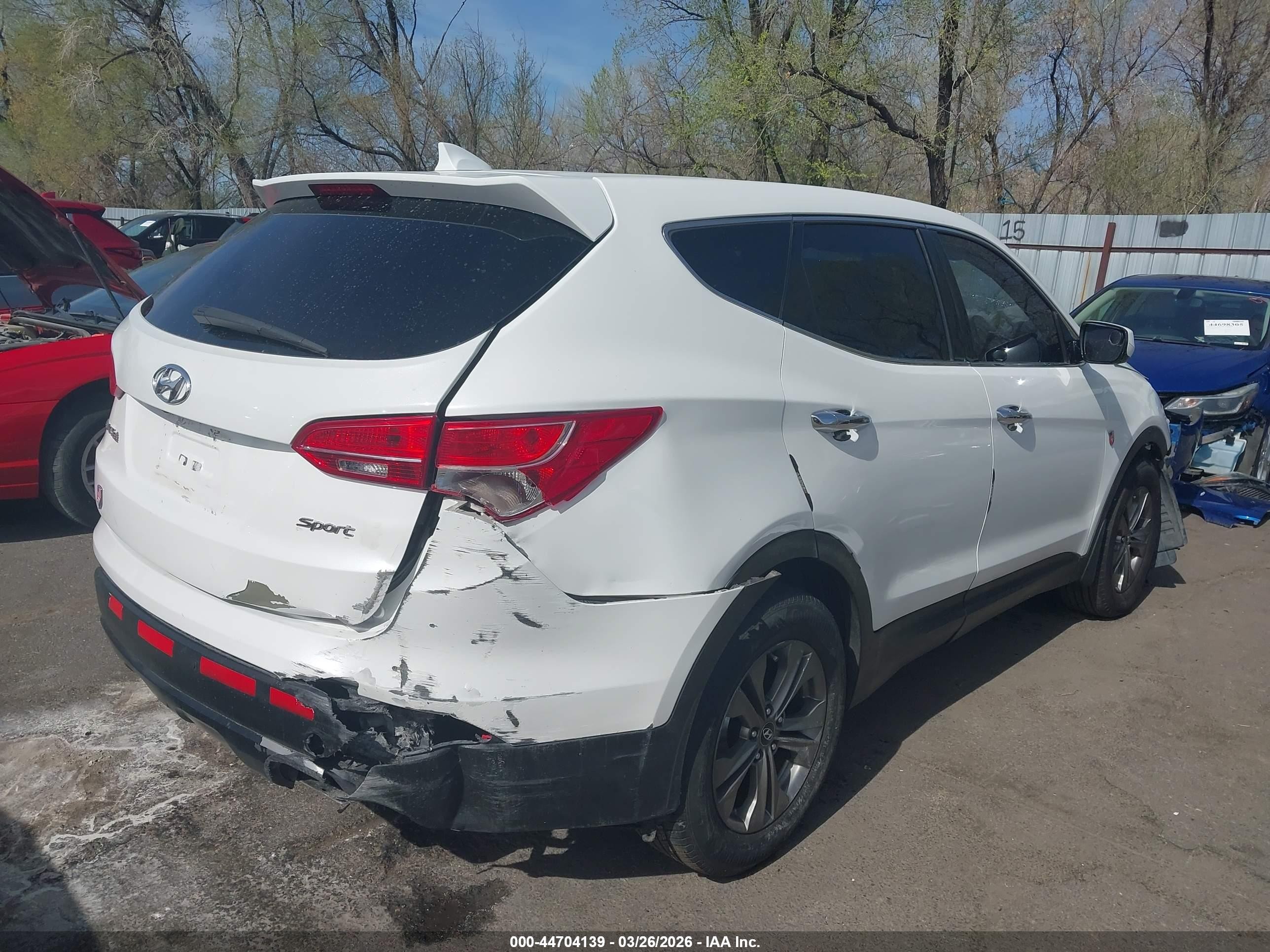 2015 Hyundai Santa Fe Sport 2.4l White vin: 5XYZT3LB6FG272472