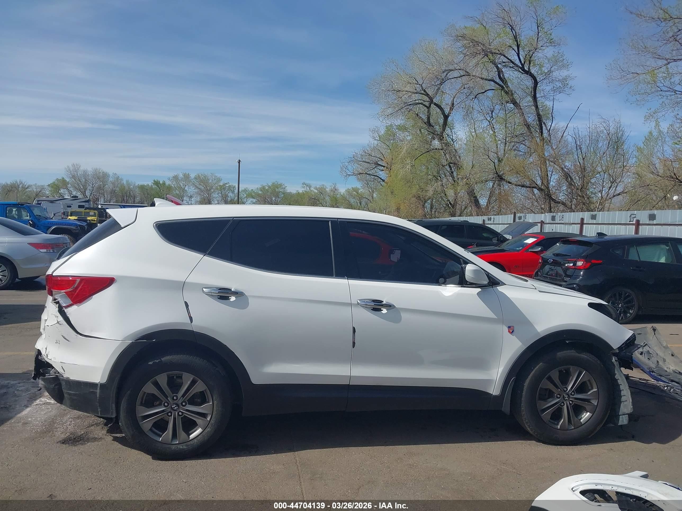 2015 Hyundai Santa Fe Sport 2.4l White vin: 5XYZT3LB6FG272472