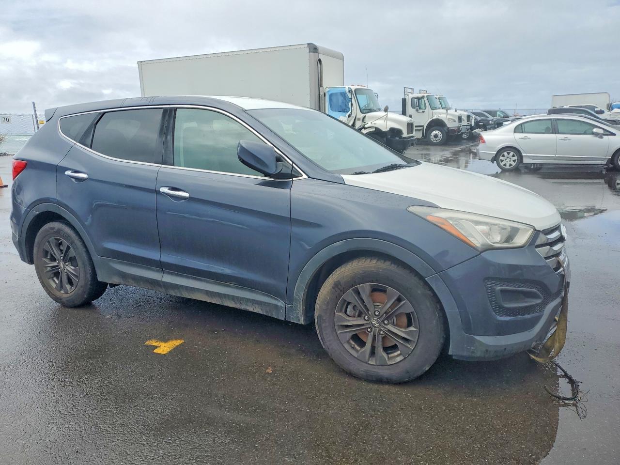 2014 Hyundai Santa Fe Blue vin: 5XYZT3LB8EG202664