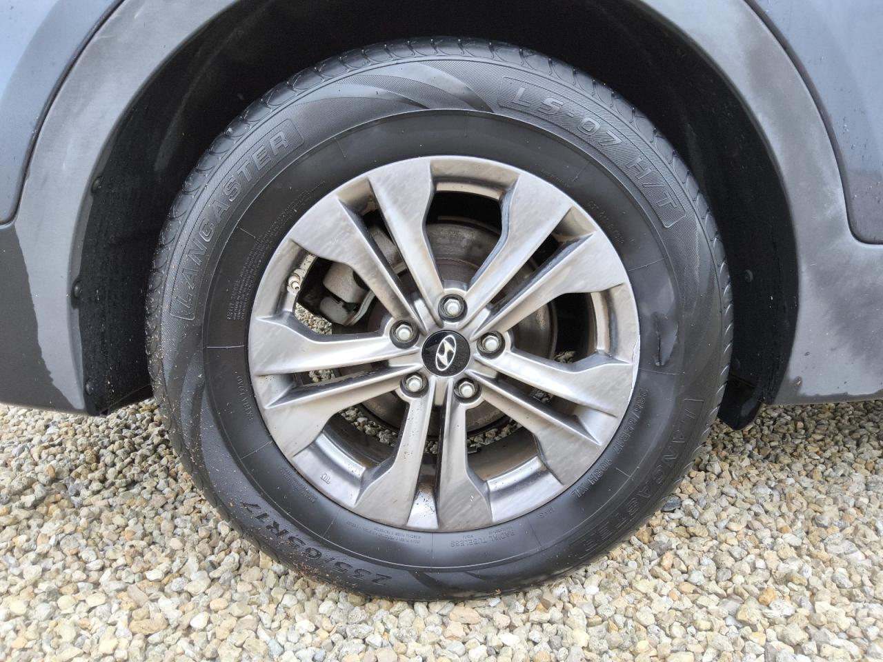 2015 Hyundai Santa Fe Sport 2.4l Blue vin: 5XYZT3LB8FG272182 Damage: Right Rear Wheel, Curb Rash, 8 To 9 Inches