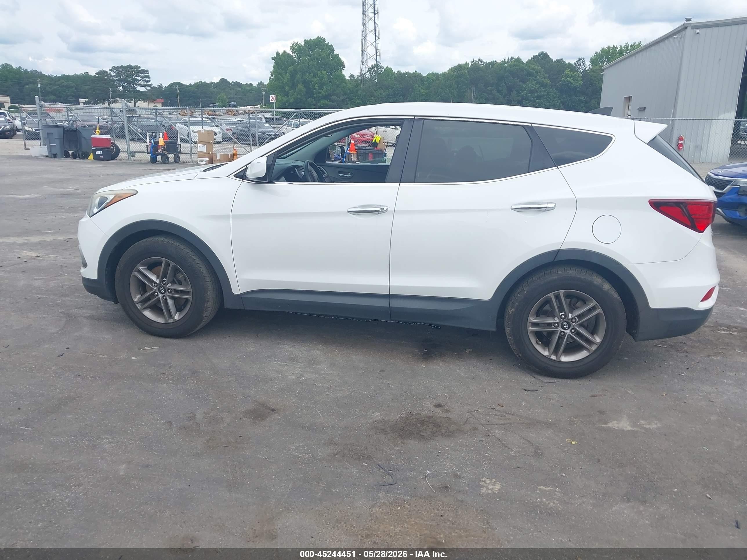 2017 Hyundai Santa Fe Sport 2.4l White vin: 5XYZT3LB8HG434282