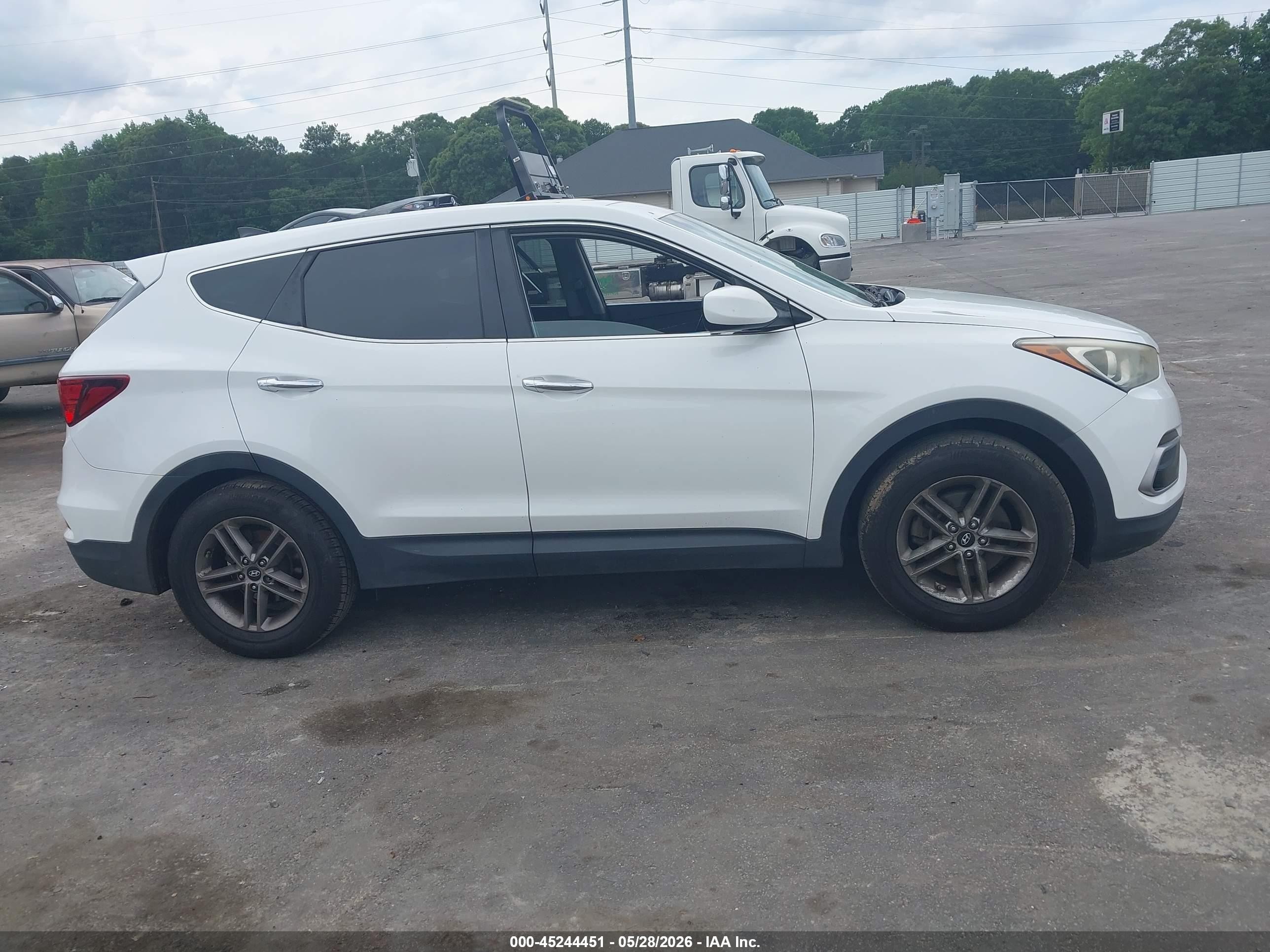 2017 Hyundai Santa Fe Sport 2.4l White vin: 5XYZT3LB8HG434282