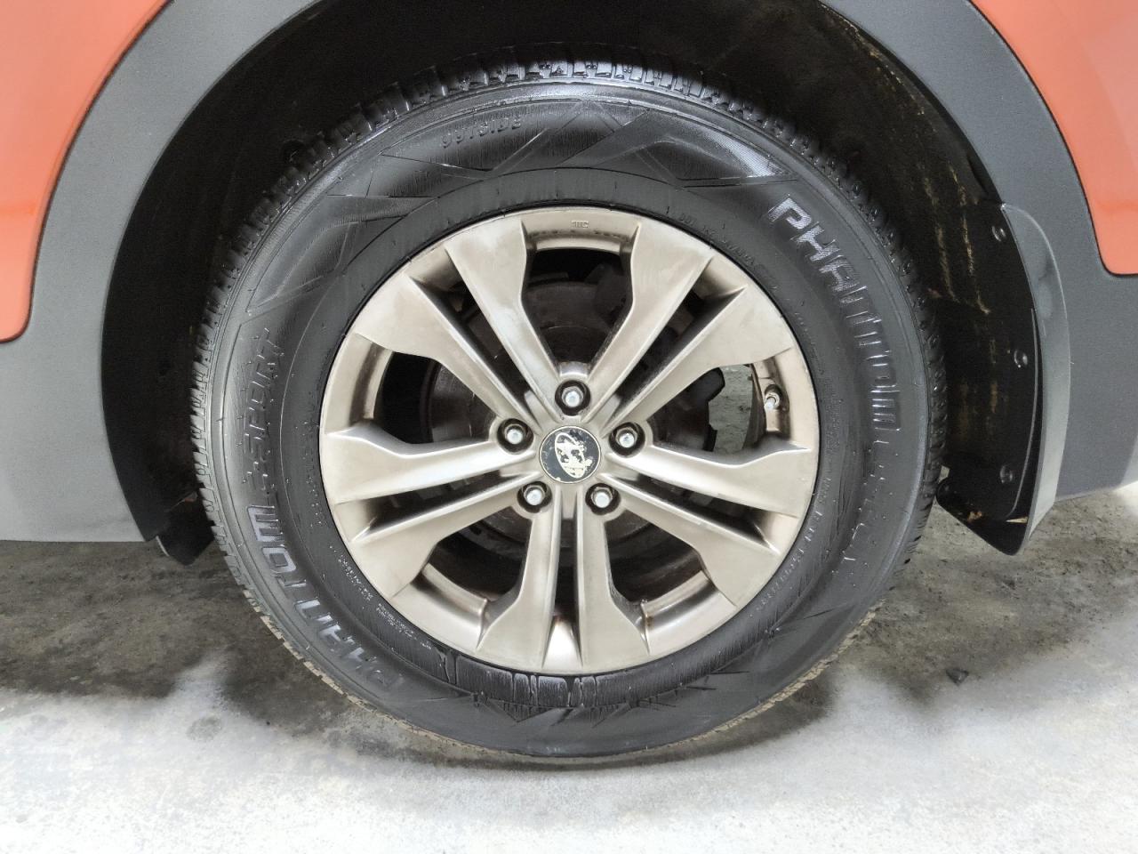 2013 Hyundai Santa Fe Sport 2.4l Orange vin: 5XYZT3LB9DG042549 Damage: Left Rear Wheel, Curb Rash, 6 To 7 Inches