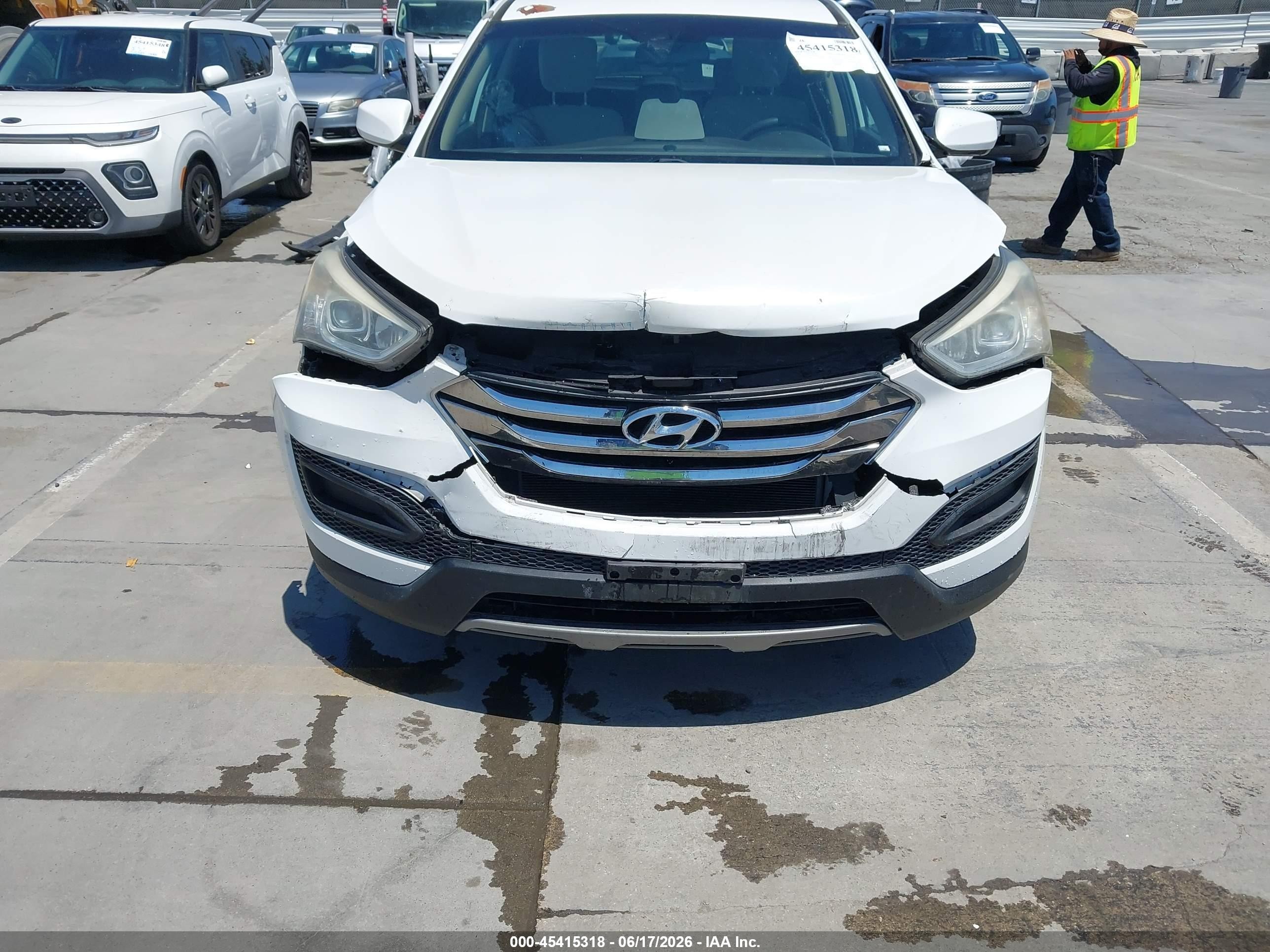 2014 Hyundai Santa Fe Sport 2.4l White vin: 5XYZT3LB9EG223040