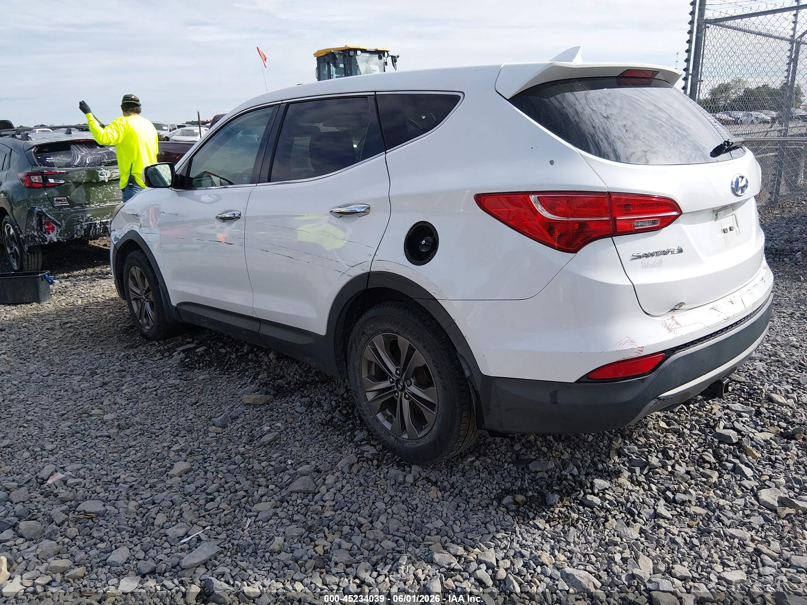 2015 Hyundai Santa Fe Sport 2.4l Белый vin: 5XYZT3LB9FG256430
