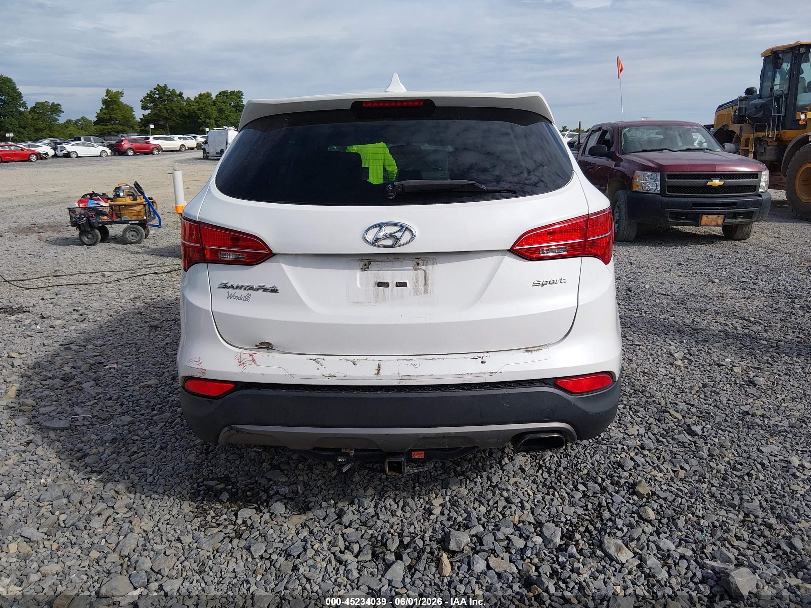 2015 Hyundai Santa Fe Sport 2.4l Белый vin: 5XYZT3LB9FG256430
