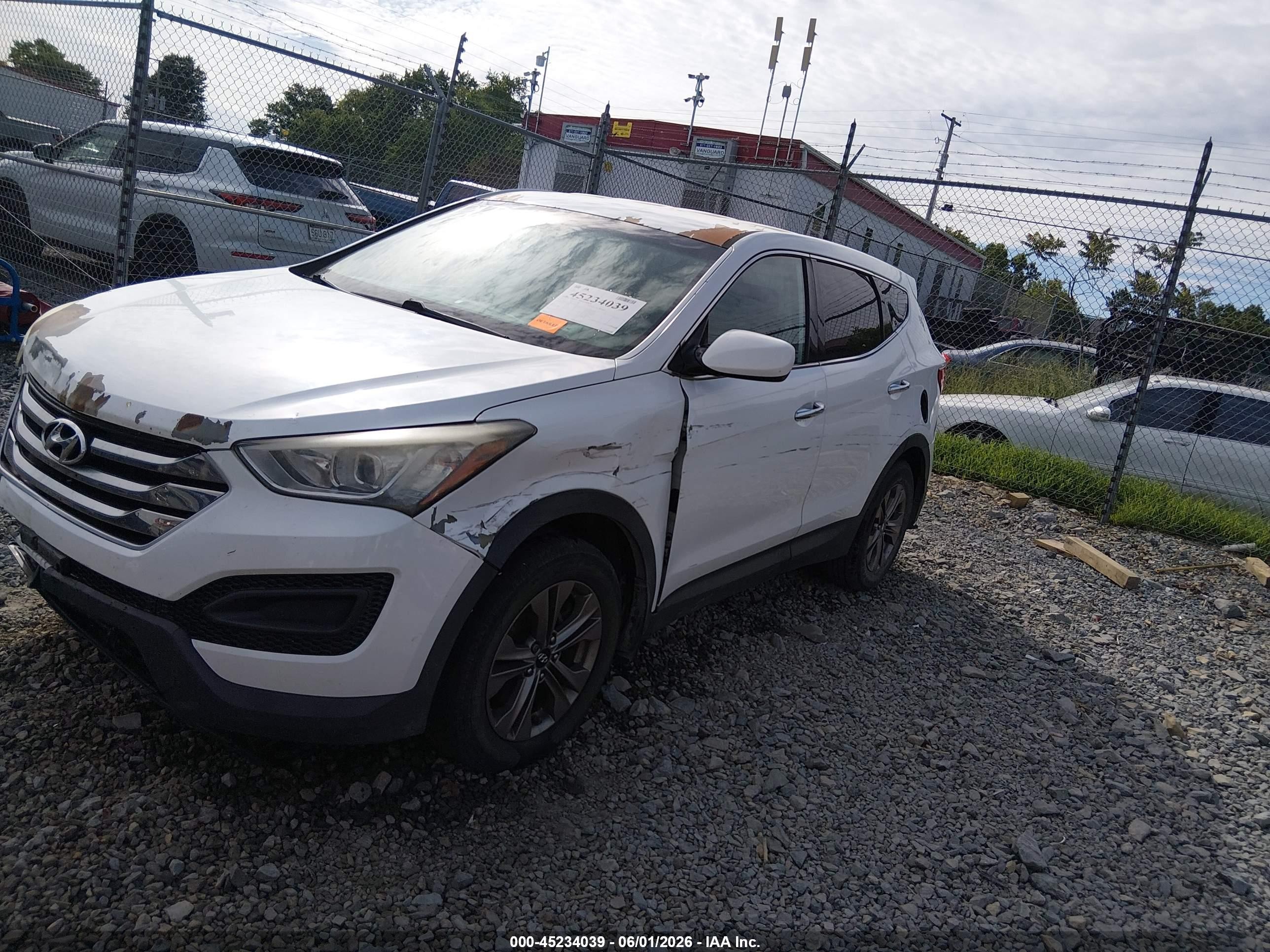 2015 Hyundai Santa Fe Sport 2.4l Белый vin: 5XYZT3LB9FG256430