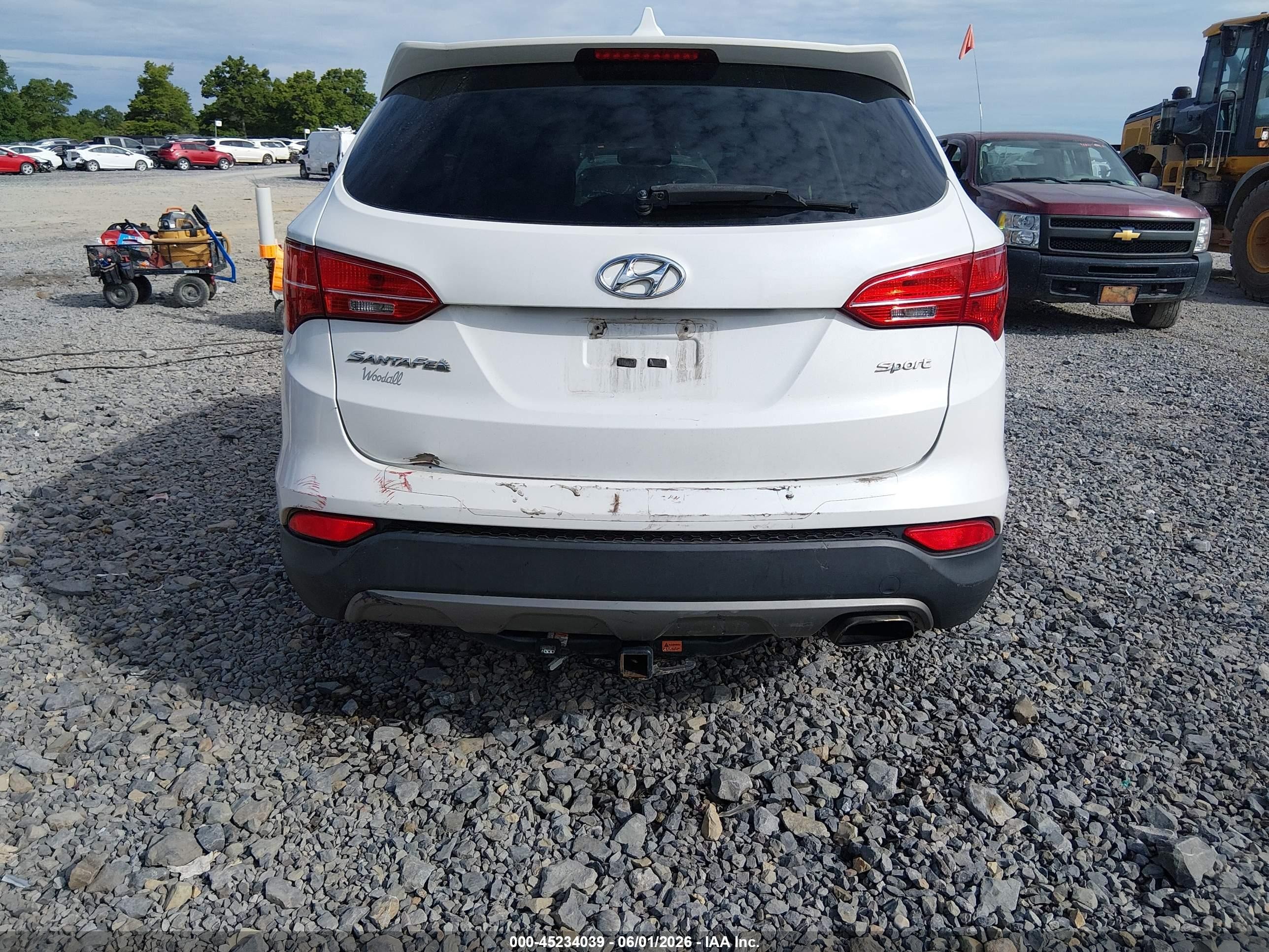 2015 Hyundai Santa Fe Sport 2.4l Белый vin: 5XYZT3LB9FG256430