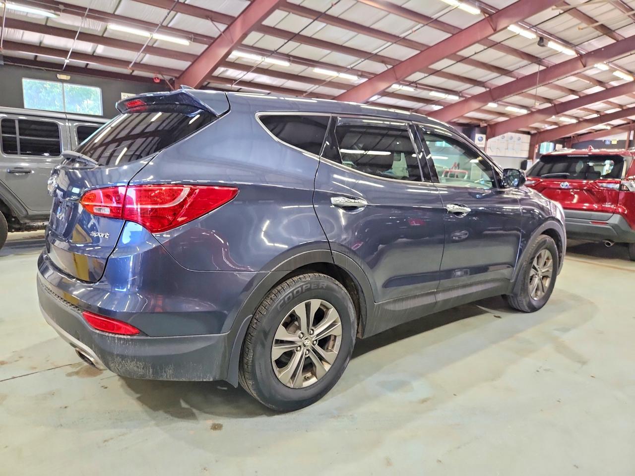 2013 Hyundai Santa Fe Sport 2.4l Blue vin: 5XYZT3LBXDG026389