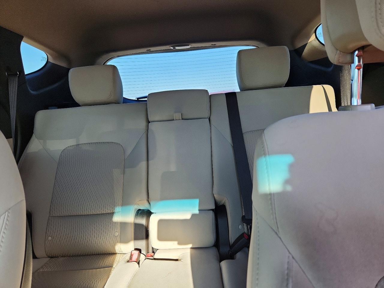 2013 Hyundai Santa Fe Sport 2.4l White vin: 5XYZT3LBXDG035383