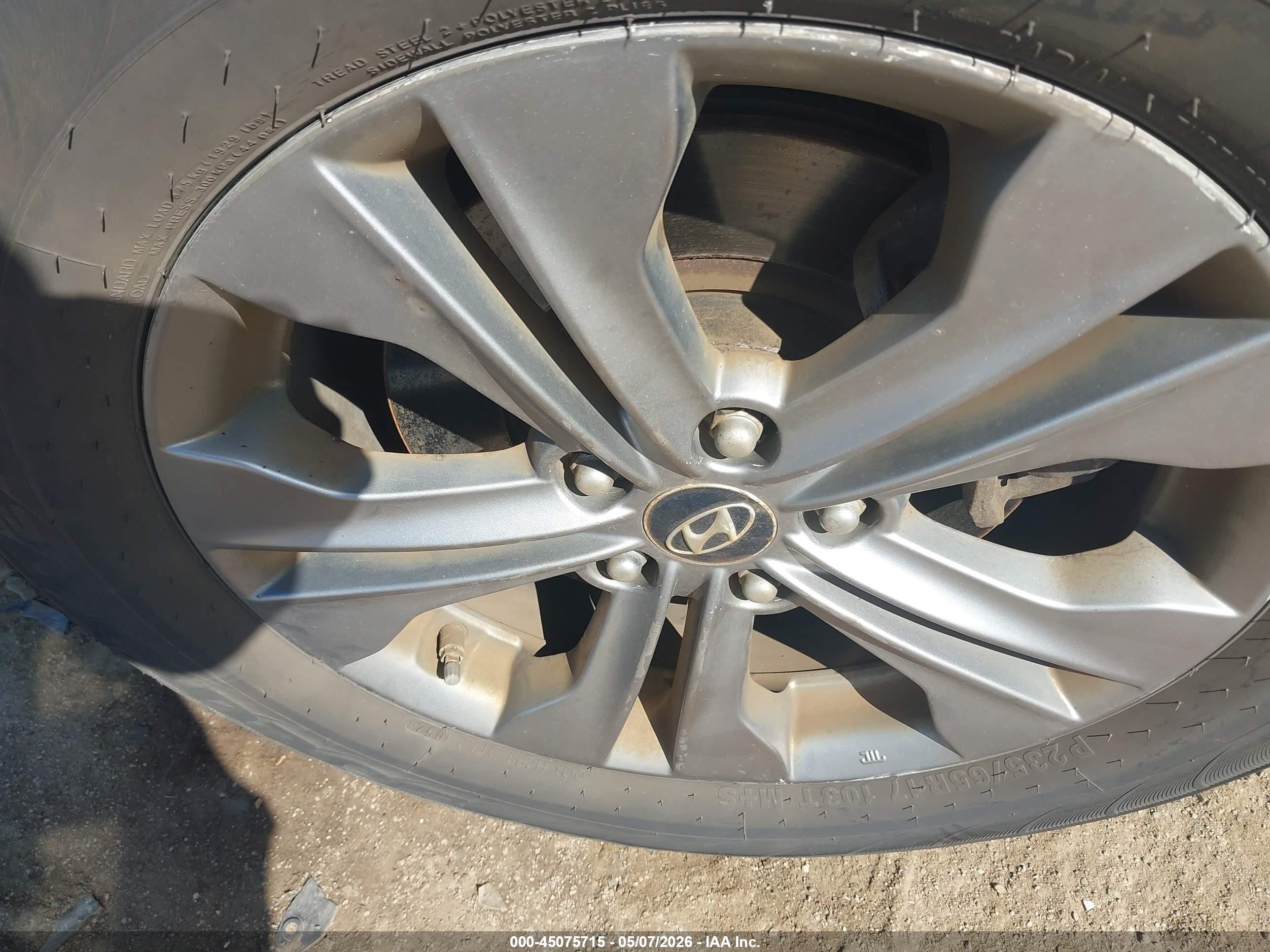 2014 Hyundai Santa Fe Sport 2.4l Silver vin: 5XYZT3LBXEG152060