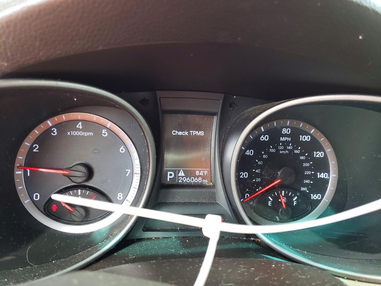 2015 Hyundai Santa Fe Sport 2.4l Red vin: 5XYZT3LBXFG258459