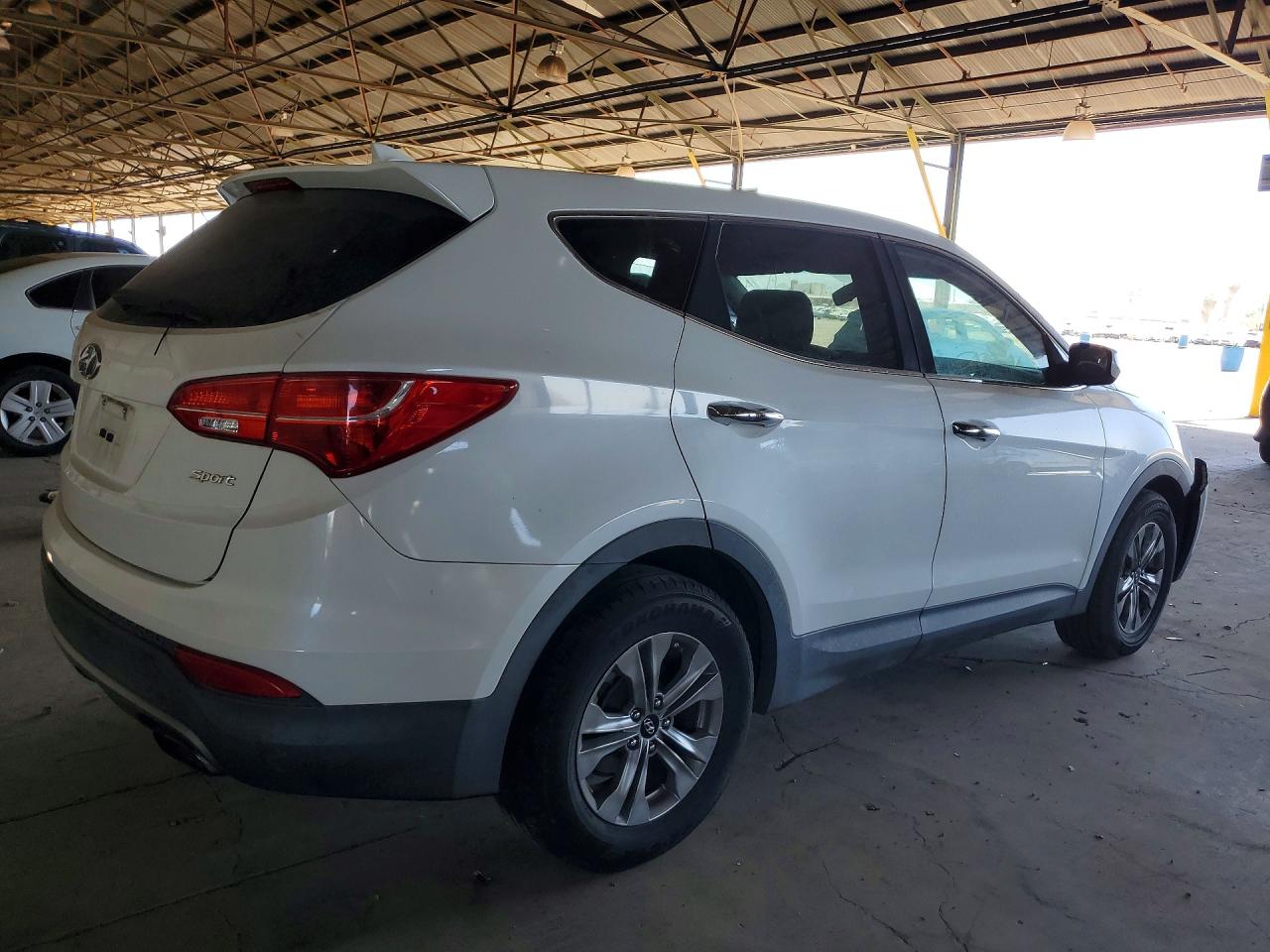 2015 Hyundai Santa Fe Sport 2.4l White vin: 5XYZT3LBXFG259966