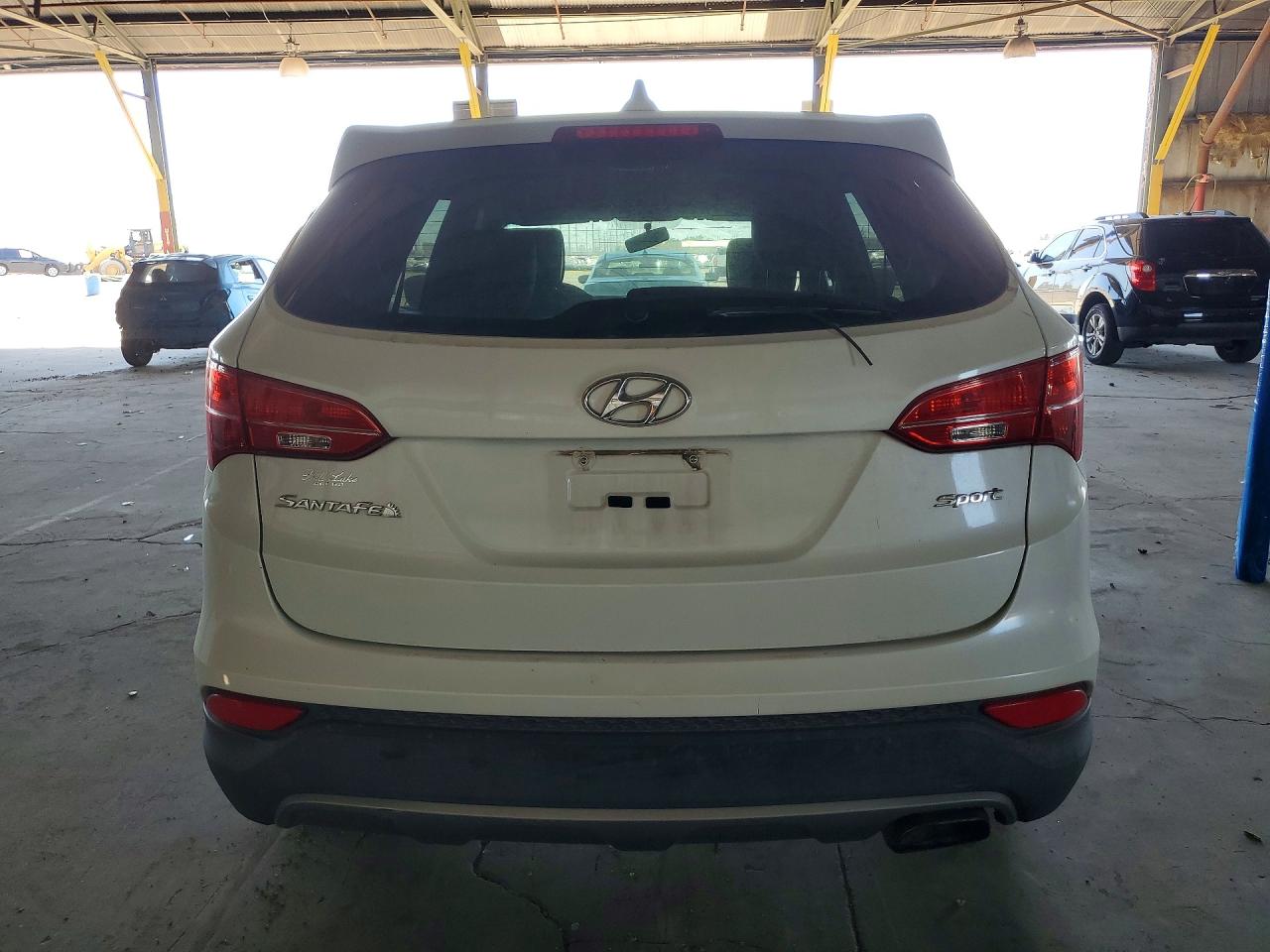 2015 Hyundai Santa Fe Sport 2.4l White vin: 5XYZT3LBXFG259966