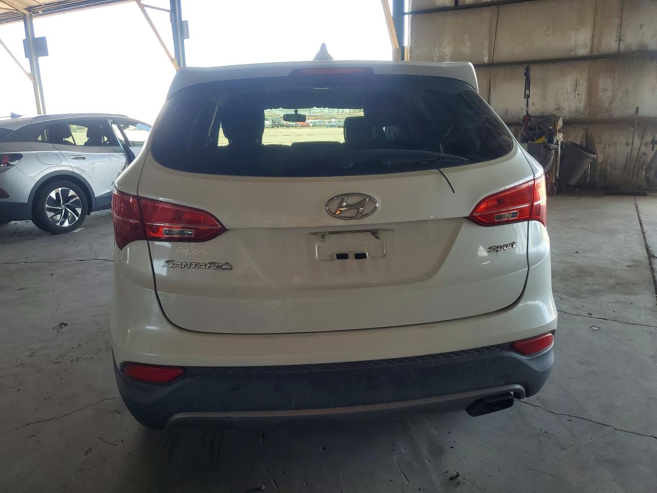 2015 Hyundai Santa Fe Sport 2.4l White vin: 5XYZT3LBXFG259966