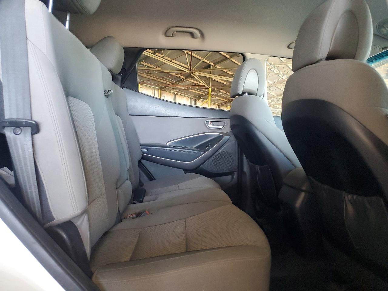 2015 Hyundai Santa Fe Sport 2.4l White vin: 5XYZT3LBXFG259966