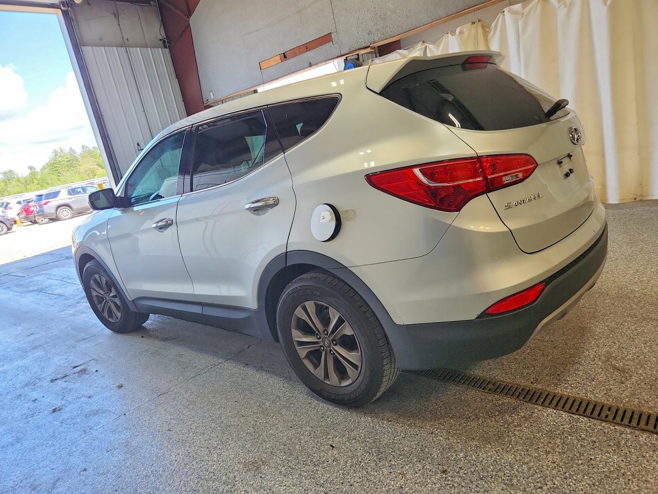 2015 Hyundai Santa Fe Sport 2.4l Silver vin: 5XYZTDLB0FG251218