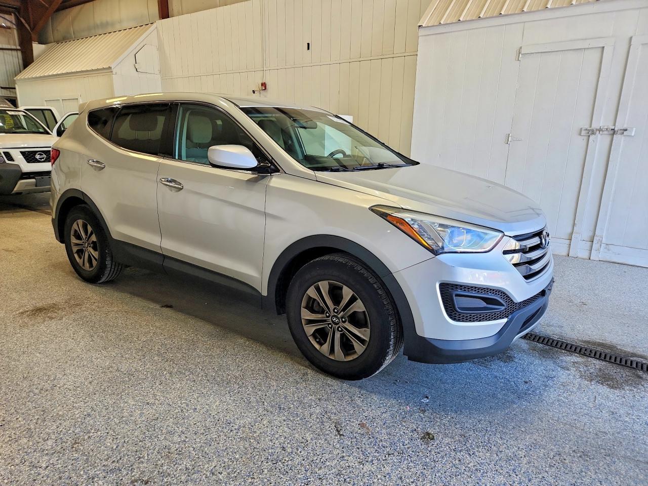 2015 Hyundai Santa Fe Sport 2.4l Silver vin: 5XYZTDLB0FG251218